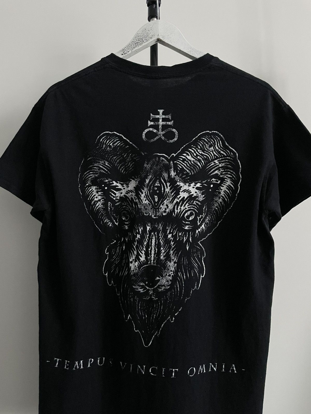 Band Tees Vintage Y2K Tempu Vincit Omnia Band Metal T-Shirt RARE Size US M / EU 48-50 / 2 - 3 Thumbnail