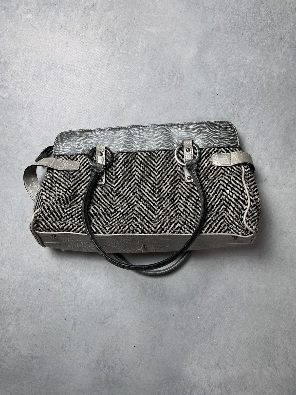 Guess RARE GUESS VINTAGE Y2K STYLE HERRIGBONE PATTERN SILVER BAG Size ONE SIZE - 3 Thumbnail