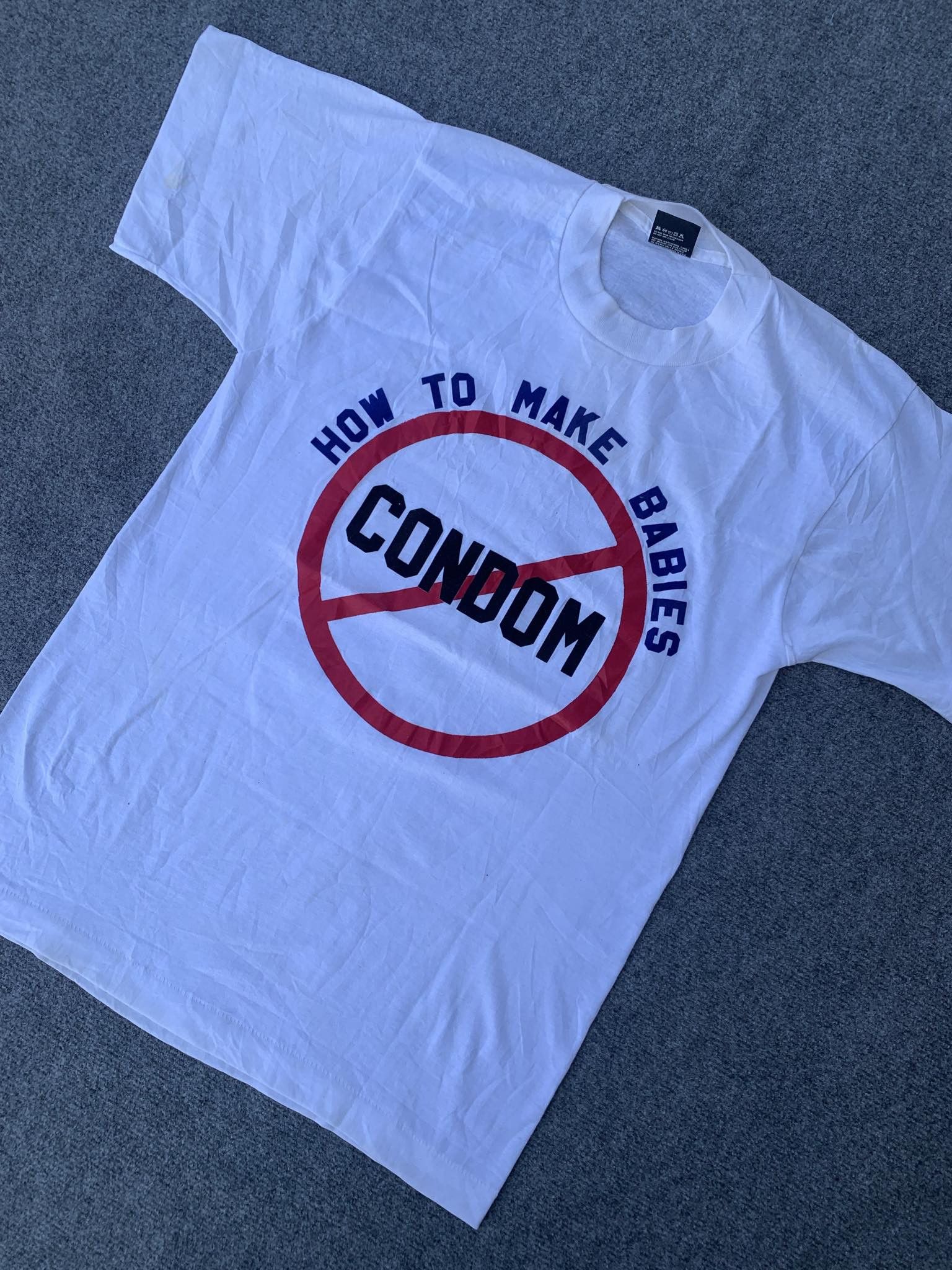 Vintage 90s How to make babies 🚫 condom. Size US M / EU 48-50 / 2 - 1 Thumbnail