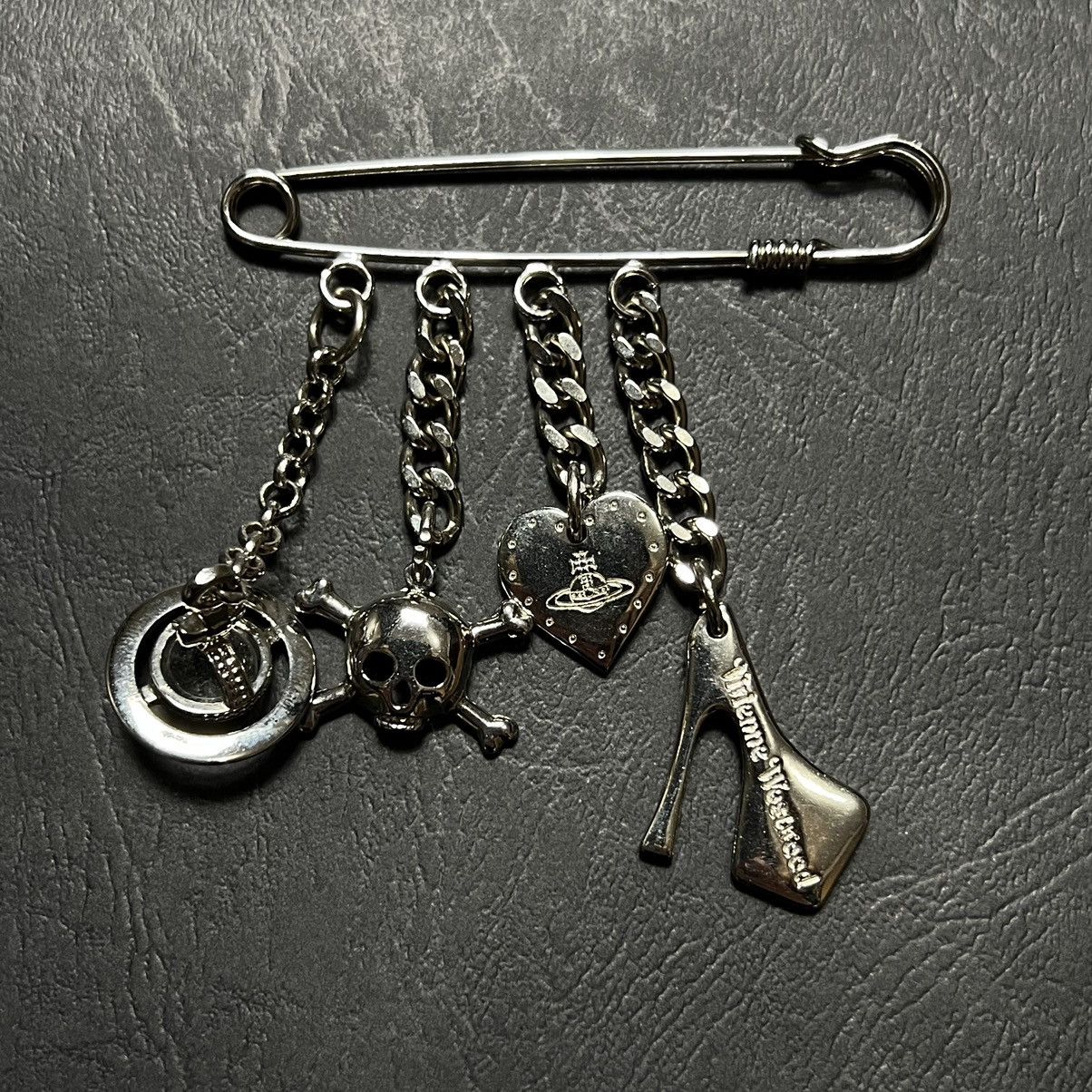 Vivienne Westwood Vivienne westwood Skull Hearts orb Clip | Grailed