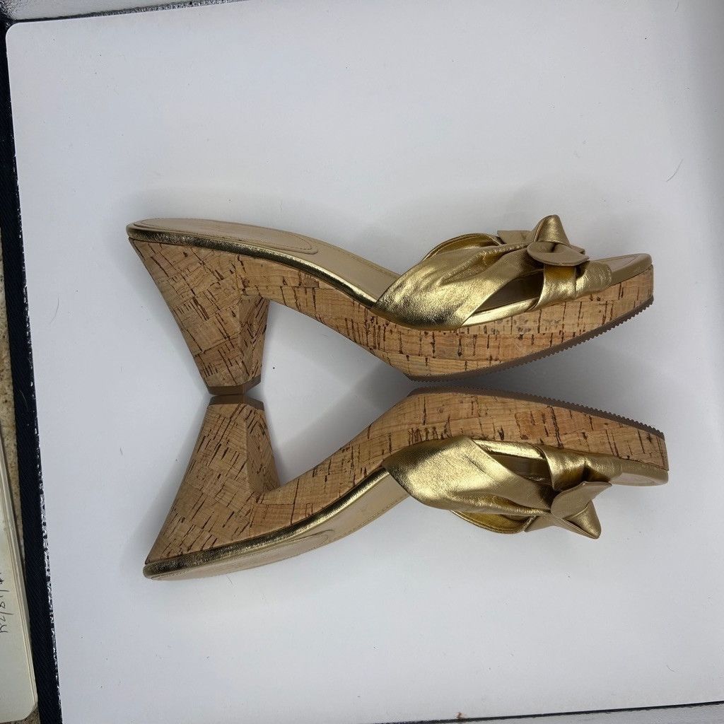 Coach Coach Gold heels NWOB cork 9 Size US 9 / IT 39 - 2 Thumbnail