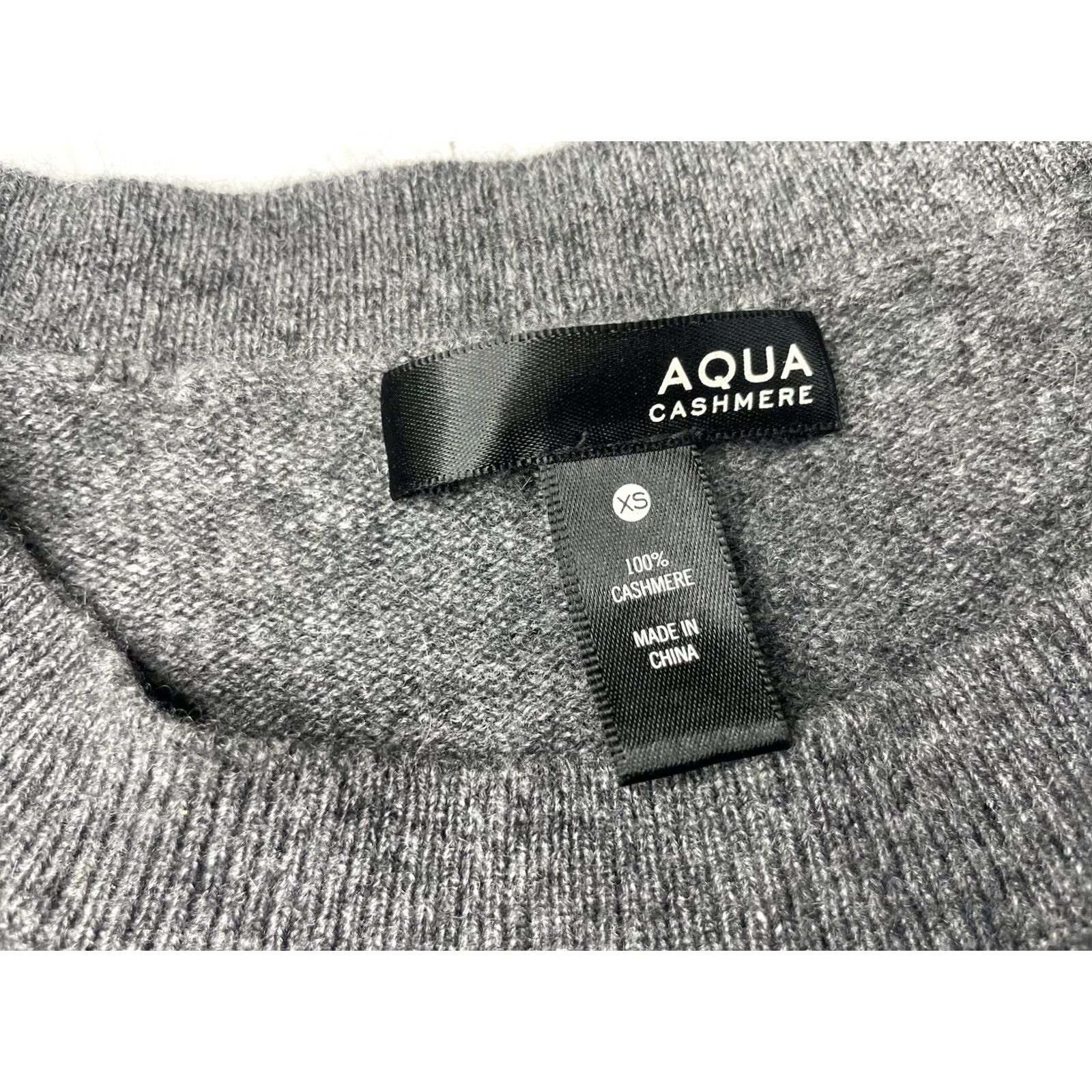AQUA Aqua Cashmere Sweater Gray Crew neck Floral Knit Size XS Embellished Size XS / US 0-2 / IT 36-38 - 3 Thumbnail