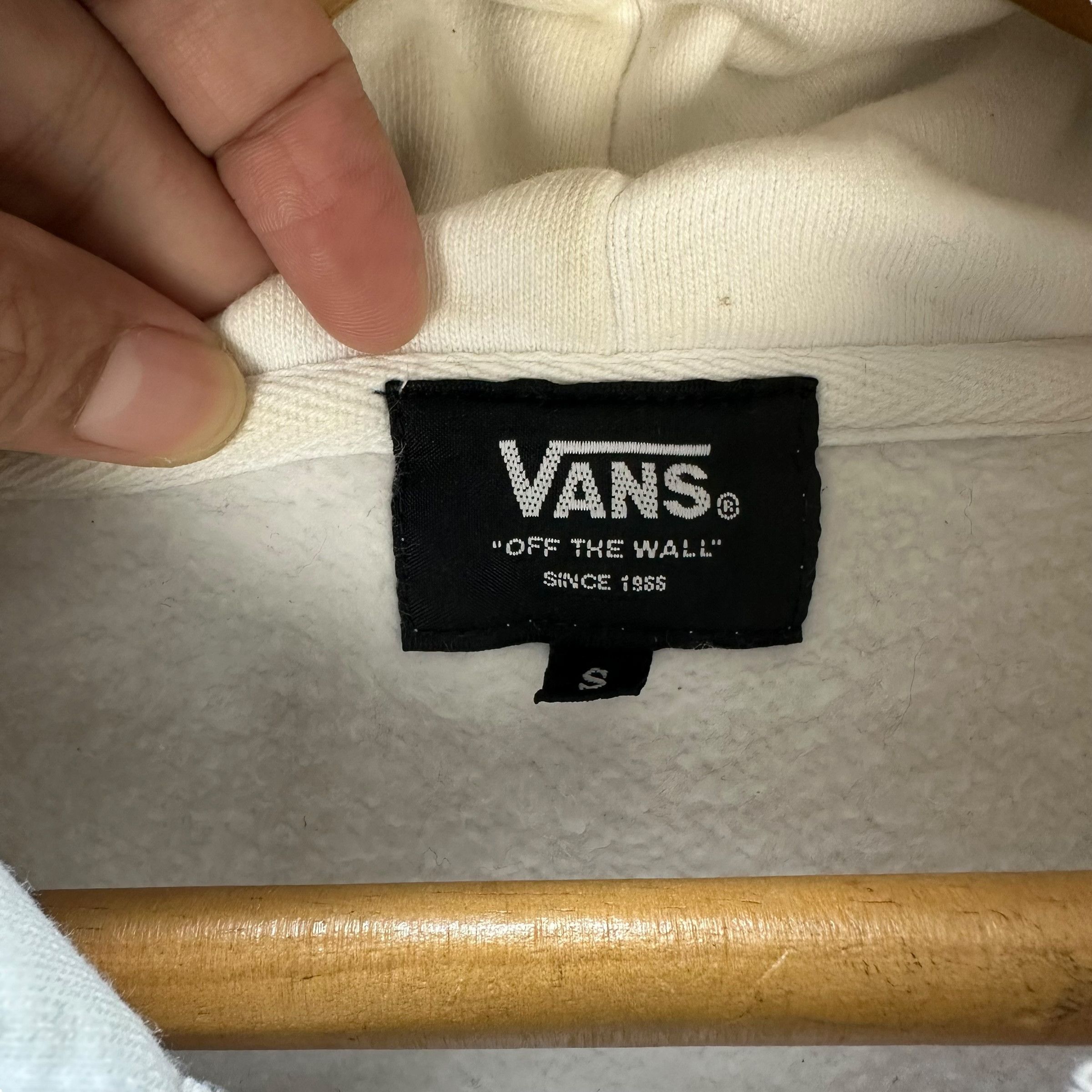 Vans Vans Off The Wall Big Logo Pullover White Hoodies #9186-67 Size US S / EU 44-46 / 1 - 9 Thumbnail