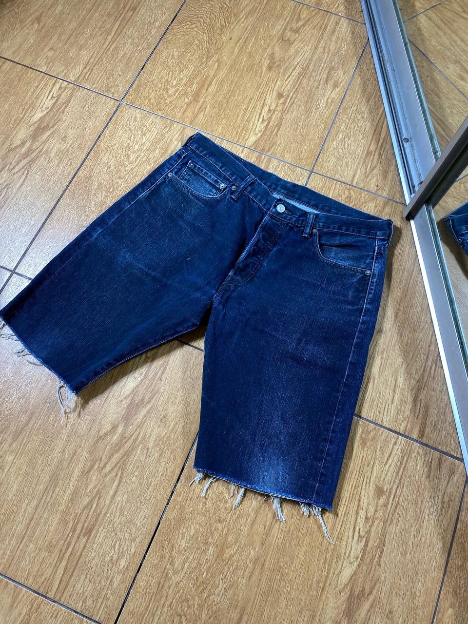 Levi's × Vintage Levi’s 501 Vintage 90s Custom Cut Distressed Denim Shorts Size US 34 / EU 50 - 3 Thumbnail