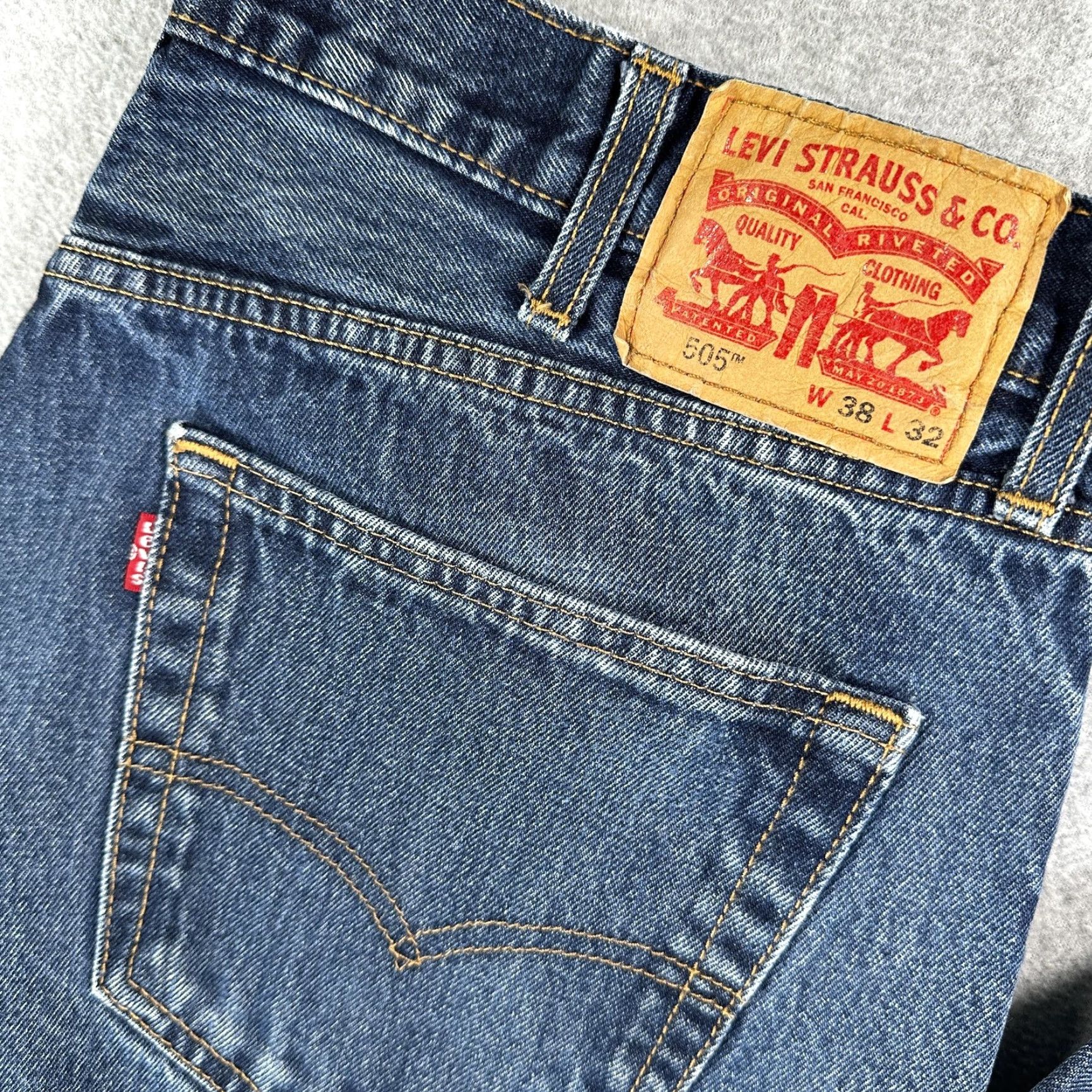Levi's Levi's 505 Jeans Mens 38x30 Blue Medium Wash Straight Leg Regular Fit Denim Pants Size US 38 / EU 54 - 2 Thumbnail