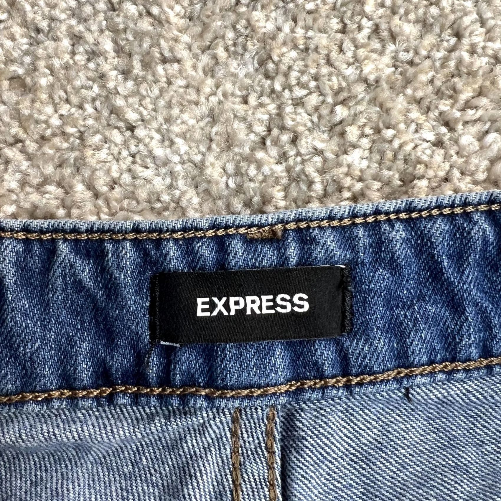 Express Express Boyfriend Jeans Womens 10R Relaxed Distressed Denim Mid Rise Blue Size 32" / US 10 / IT 46 - 5 Thumbnail