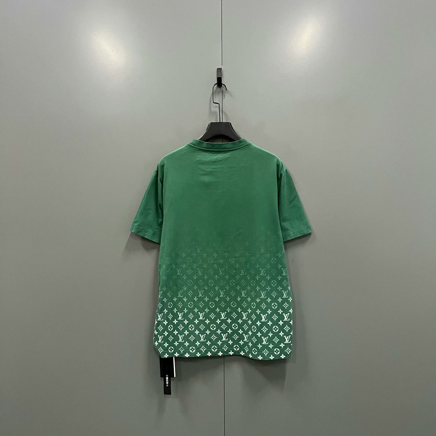 Louis Vuitton Louis Vuitton Gradient Monogram Print Short Sleeve Size US XL / EU 56 / 4 - 2 Thumbnail