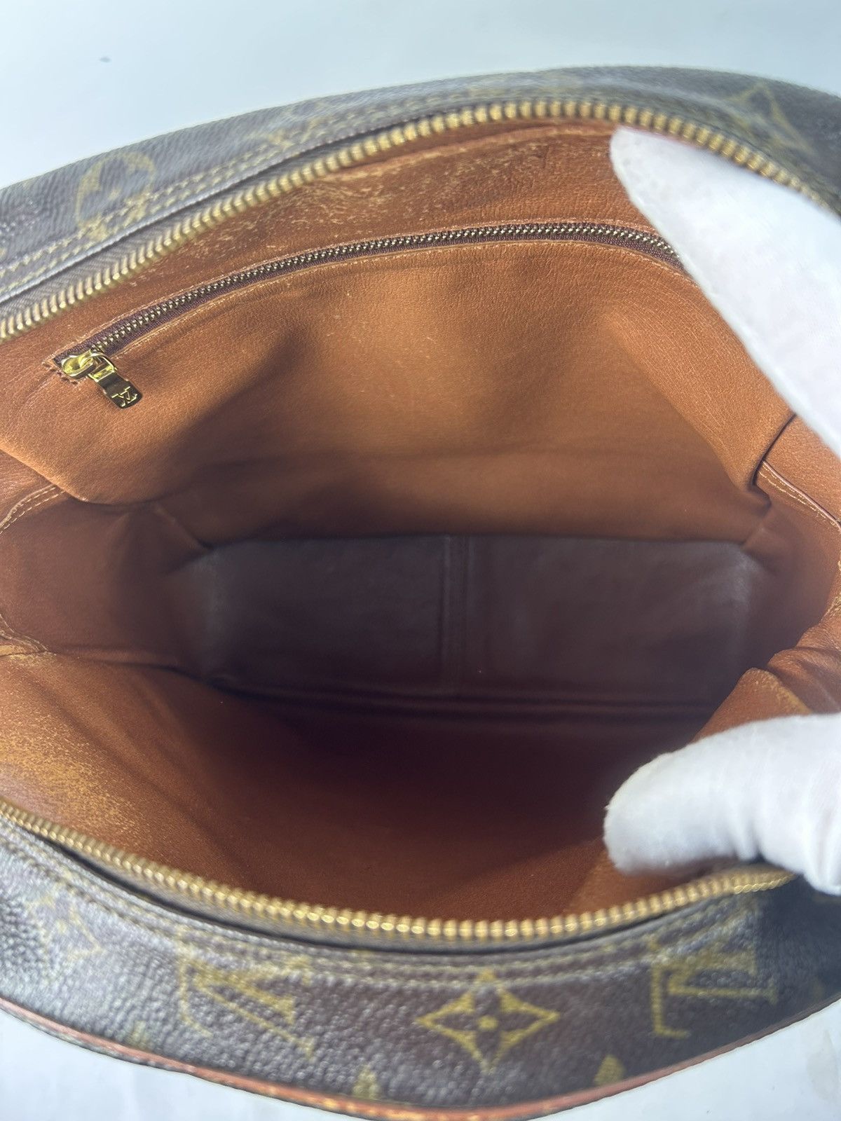 Louis Vuitton Louis Vuitton Monogram Crossbody Bag Size ONE SIZE - 6 Thumbnail