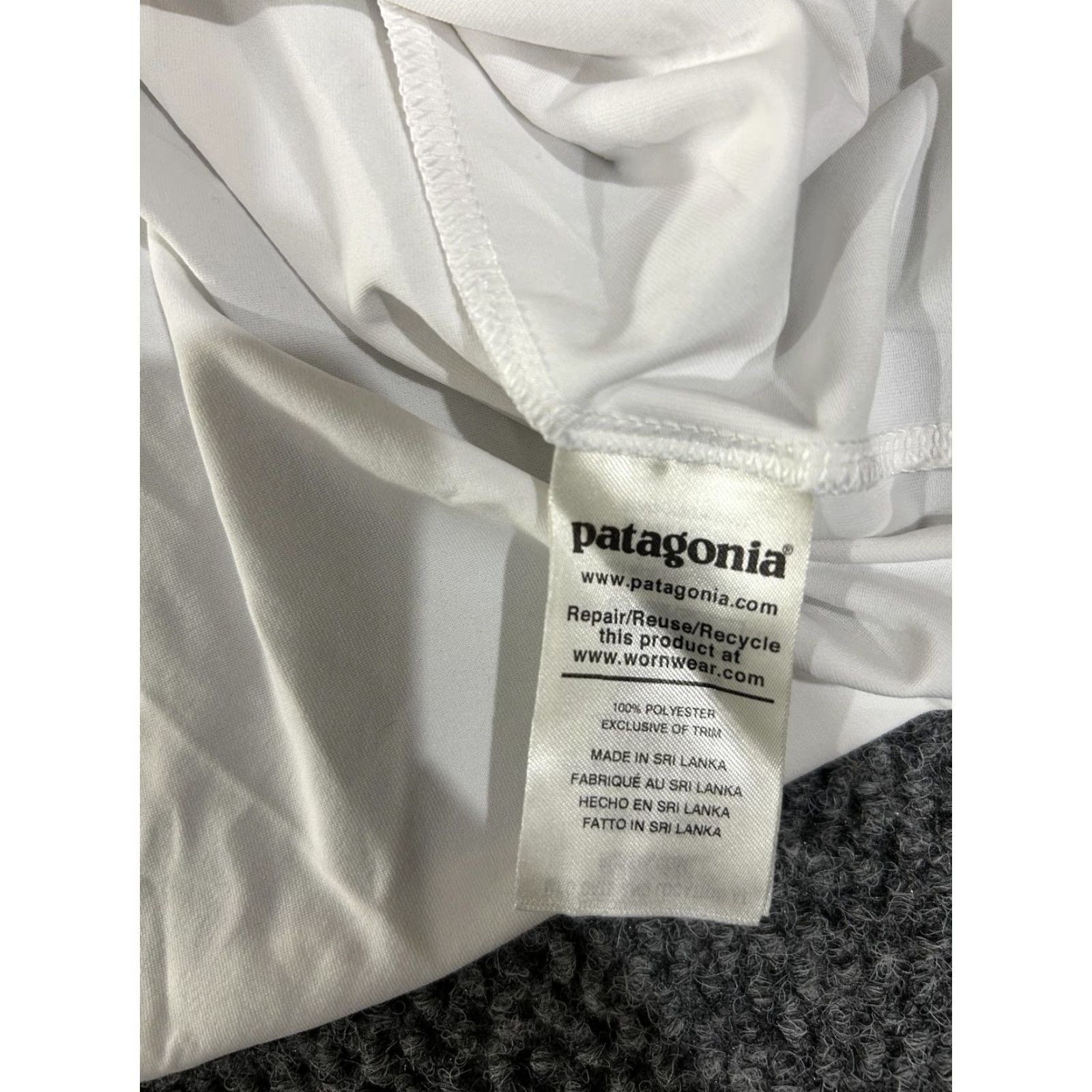 Patagonia Patagonia Shirt Mens Small White Capilene Cool Daily Cherry Street Energy Size US S / EU 44-46 / 1 - 6 Thumbnail
