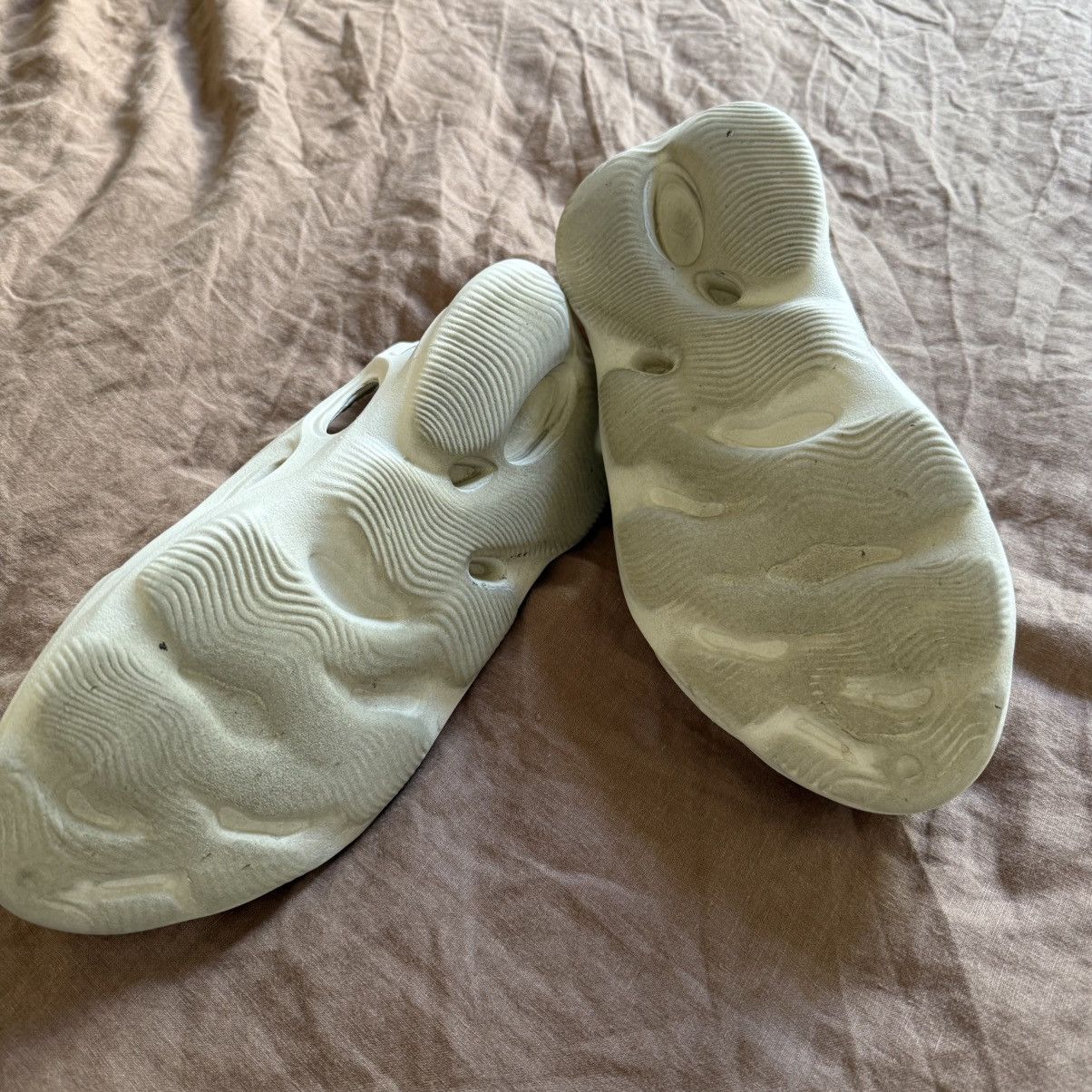 Adidas × Kanye West Yeezy Foam Runner Sand Size US 11 / EU 44 - 3 Thumbnail