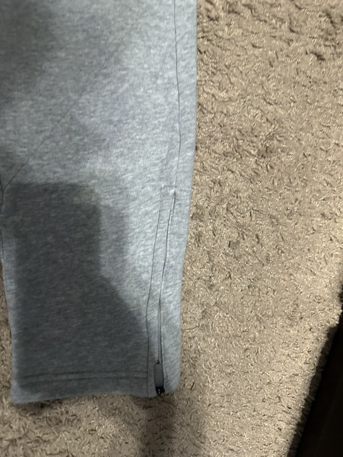 Adidas Adidas Grey regular sweatpants size small used Size US 28 / EU 44 - 3 Thumbnail