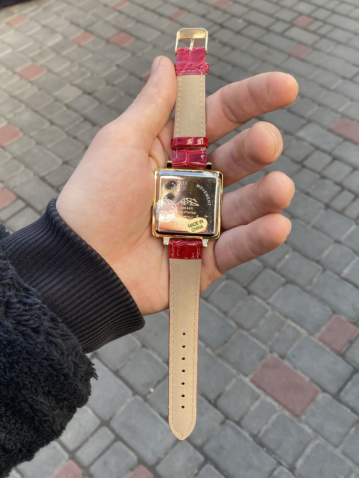 Japanese Brand × Vintage Square Crystal Watch w/ Red Strap - Japanese Mechanism Size ONE SIZE - 8 Thumbnail