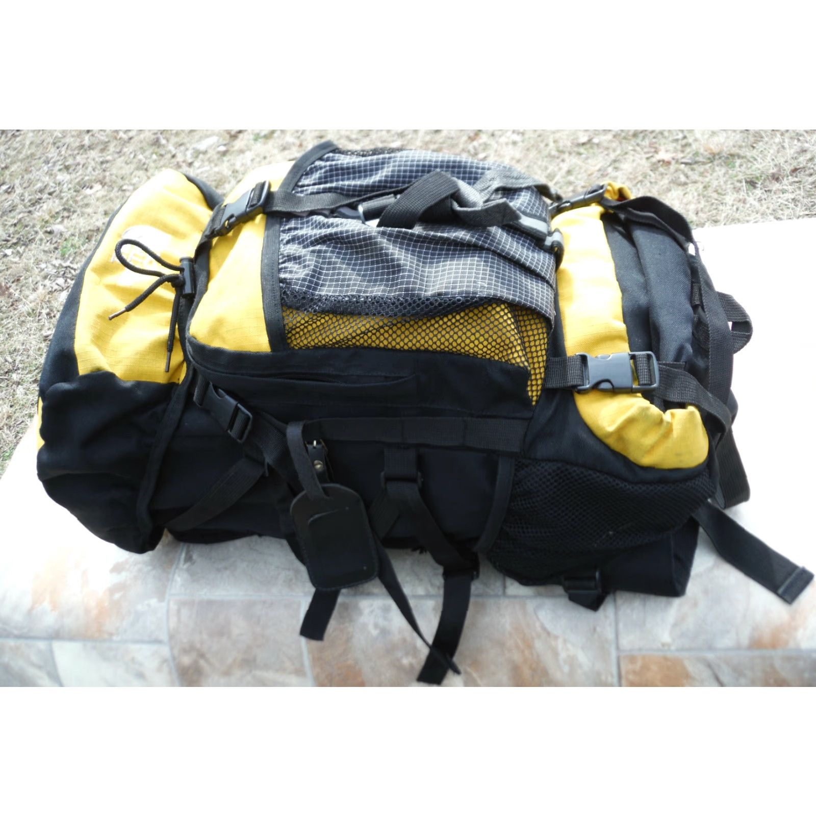 The North Face VINTAGE The North Face Backpack Black Yellow Nylon Backpacks Men Adult Medium Black & Yellow 90s Theme Mens Size ONE SIZE - 3 Thumbnail