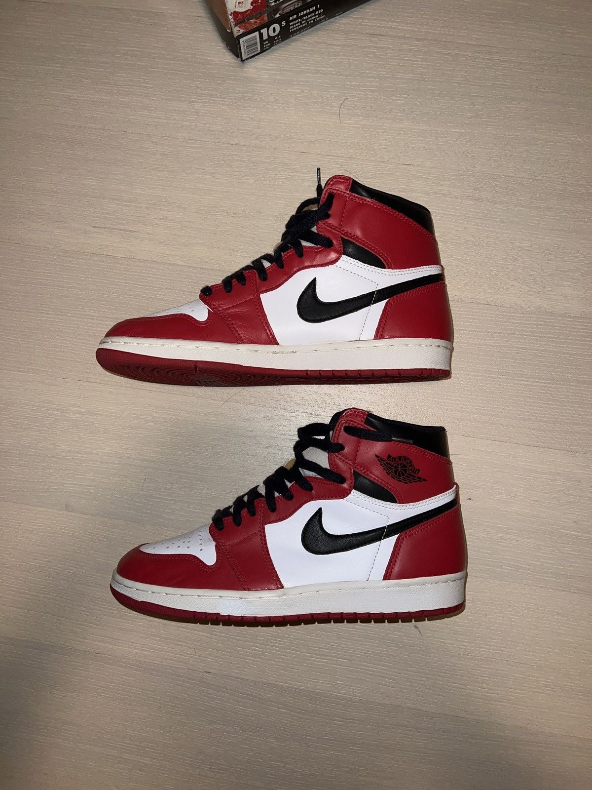 Nike 1994 Air Jordan 1 Retro High Chicago Size US 10.5 / EU 43-44 - 12 Thumbnail