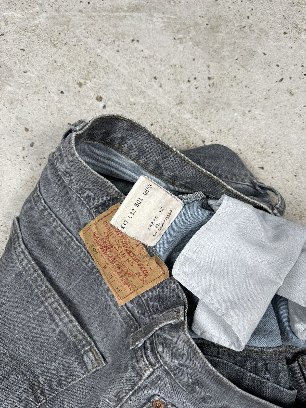 Levi's Vintage 1995 Levi’s 501 Gray Denim Pants Jeans made in USA Size US 33 - 10 Thumbnail