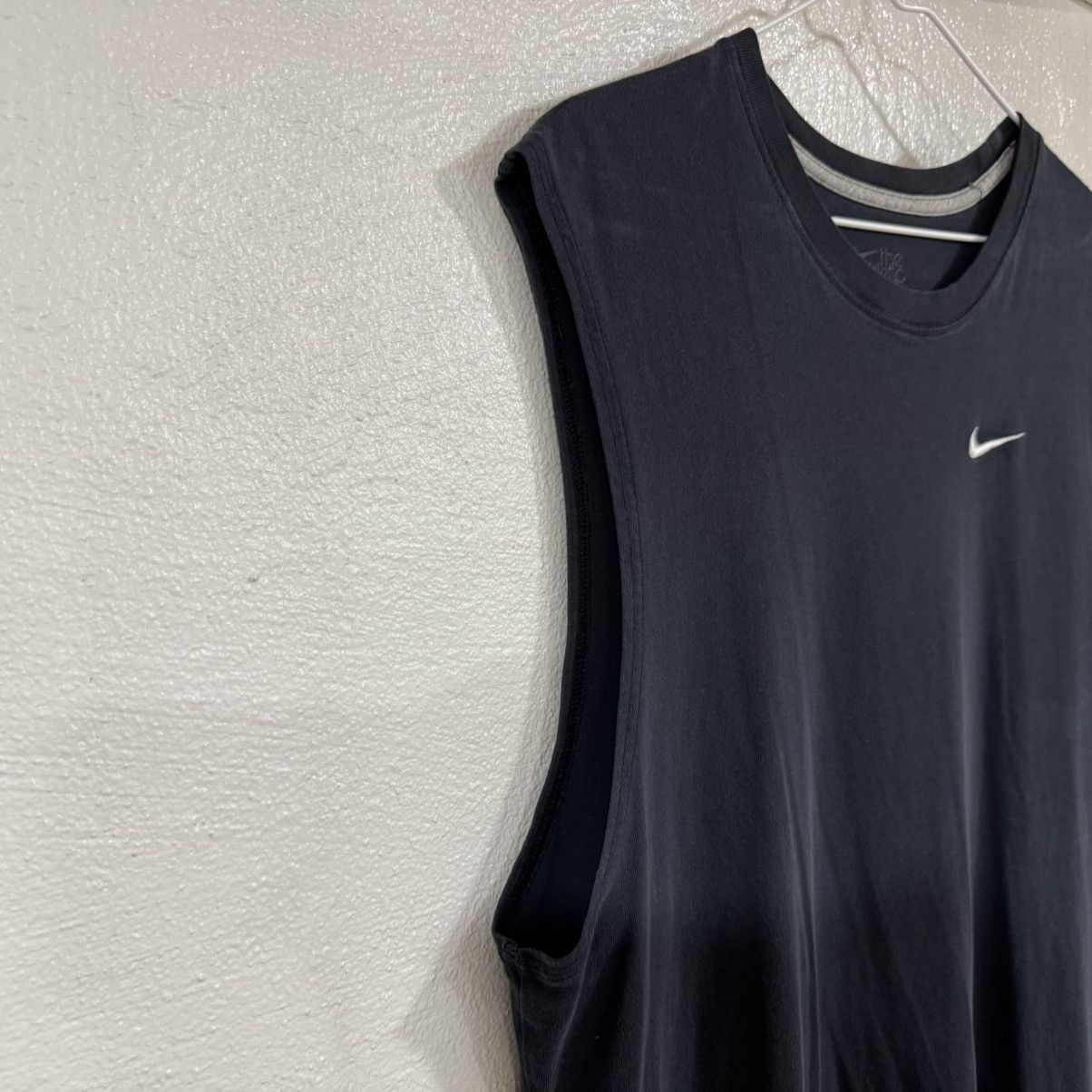 Nike Nike Sleeveless Shirt Embroidered Check Swoosh XL Black Nike Size US XL / EU 56 / 4 - 5 Thumbnail