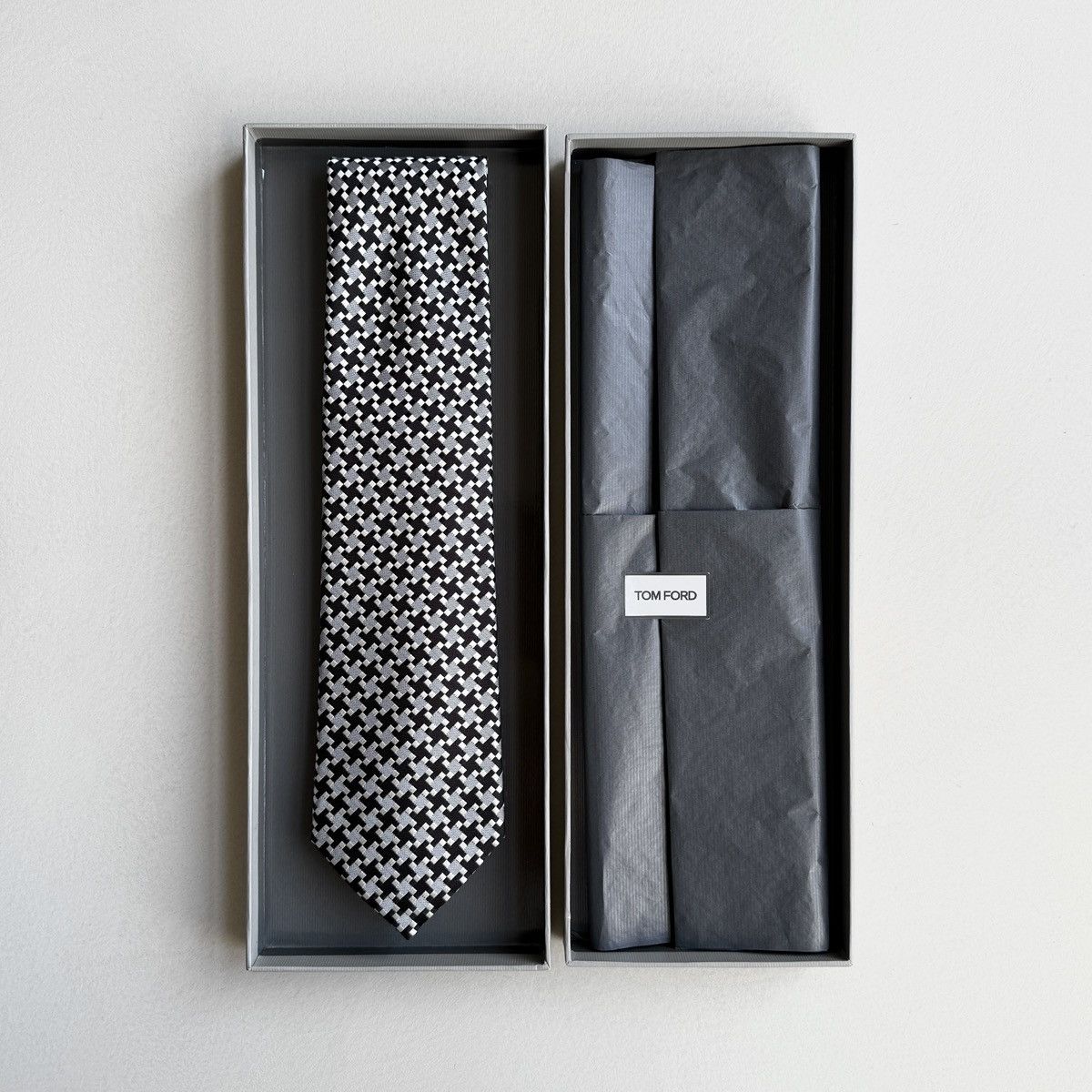 Tom Ford Tom Ford Bold Print Silk Tie Size ONE SIZE - 1 Thumbnail