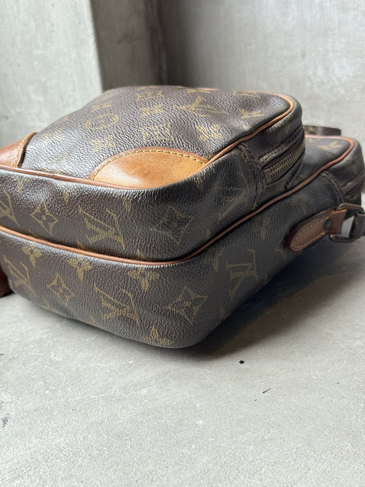 Louis Vuitton Louis Vuitton Amazon Canvas Shoulder Bag Size ONE SIZE - 10 Thumbnail
