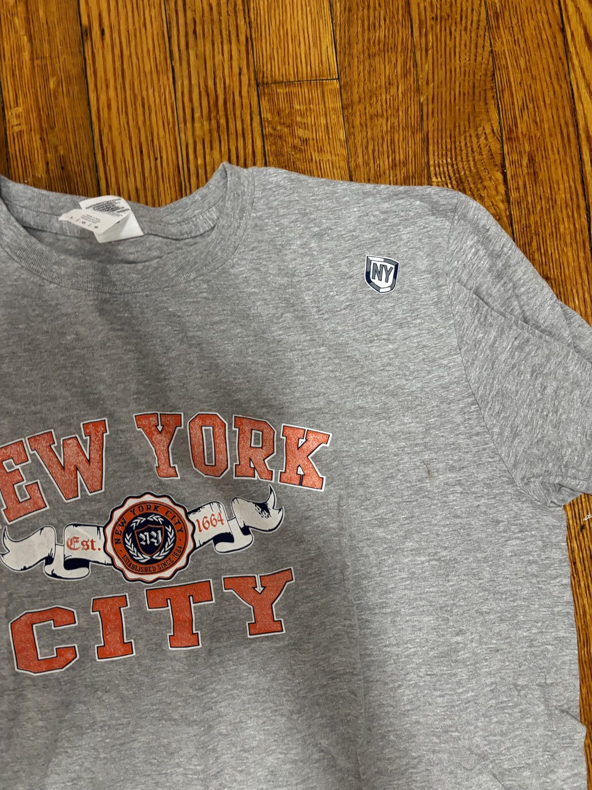 Vintage Vintage NYC Grey T shirt Size Large Size US L / EU 52-54 / 3 - 4 Thumbnail