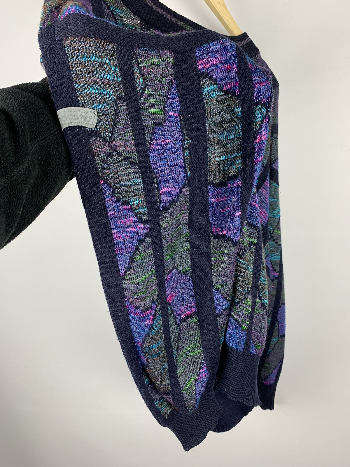 Adidas Vintage Adidas 3D Knit Coloured Sweater V-Neck Size S Purple Size US S / EU 44-46 / 1 - 21 Thumbnail