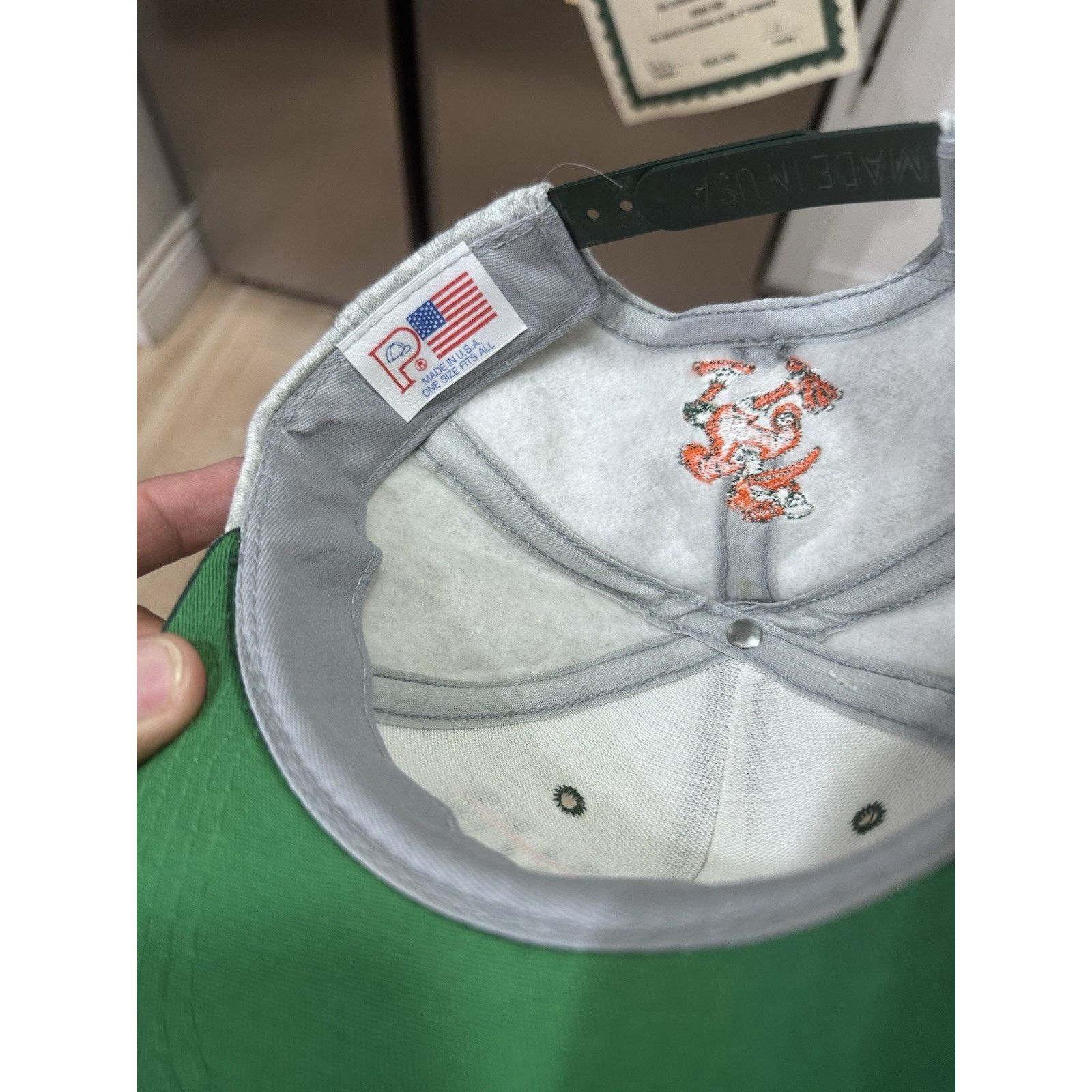 & Other Stories Vintage 90s University Of Miami Hurricanes SnapBack Hat Size ONE SIZE - 6 Thumbnail