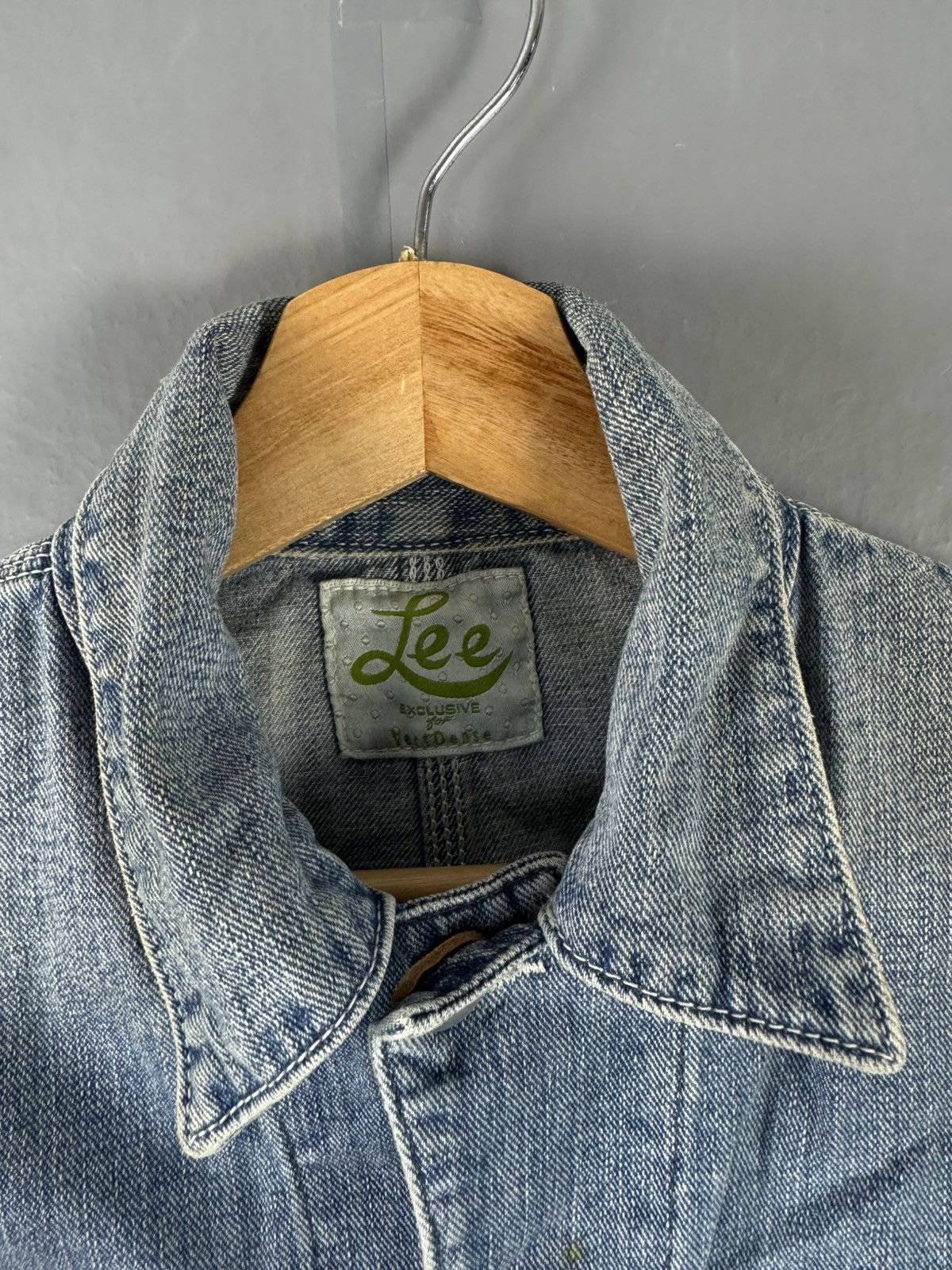 Lee VINTAGE LEE WASHED BLUE DISTRESSED DENIM JACKET Size S / US 4 / IT 40 - 11 Thumbnail
