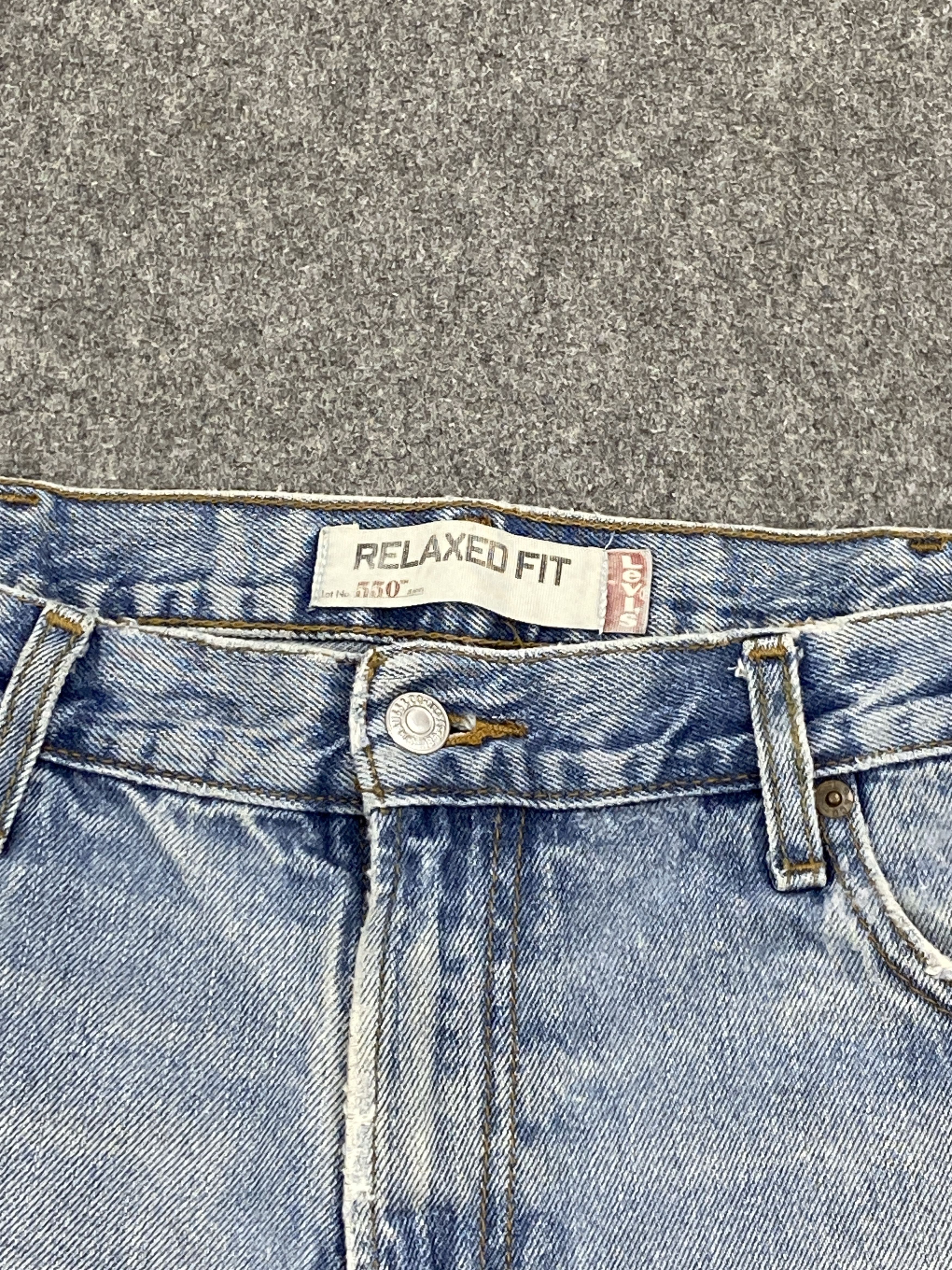 Levi's × Vintage Light Wash Vintage Levi's 550 Jeans DP2652 Size US 36 / EU 52 - 9 Thumbnail