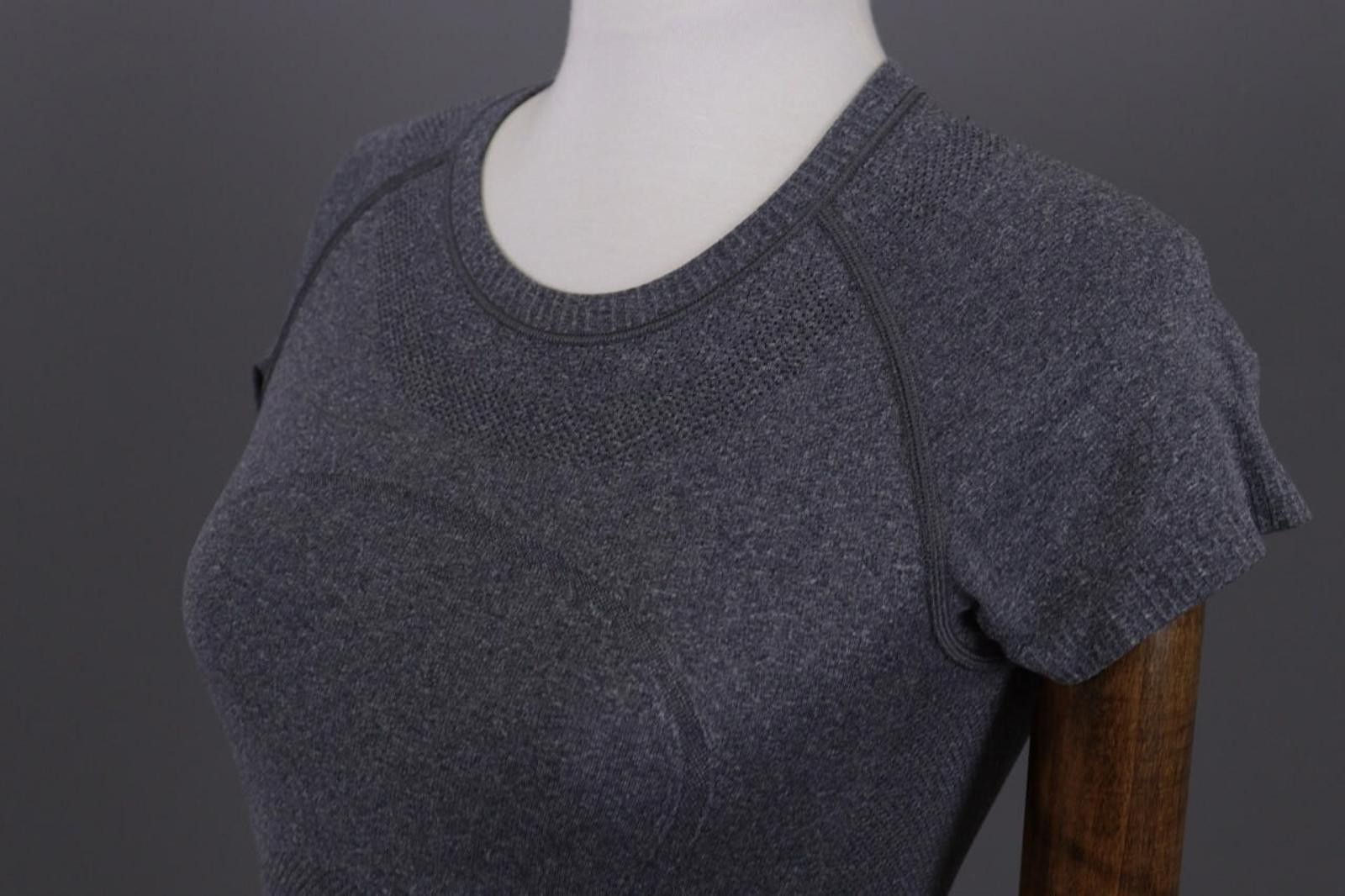 Lululemon Lululemon Athletica Gray Layer Top Pullover Shirt Size 4 Size S / US 4 / IT 40 - 6 Thumbnail