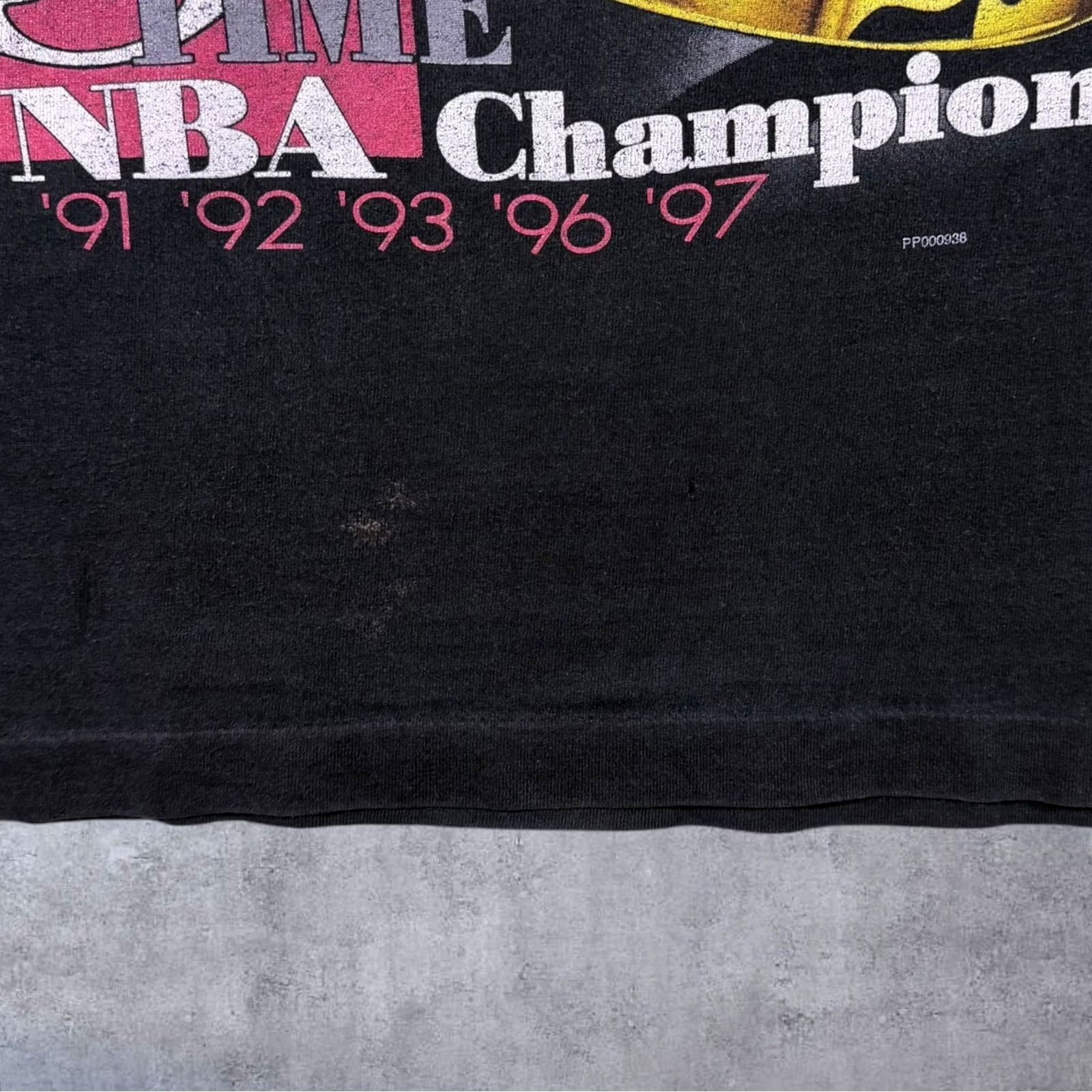 NBA VINTAGE NBA Chicago Bulls "5 Time Champions" Black T-Shirt Medium Men White? Size US M / EU 48-50 / 2 - 6 Thumbnail