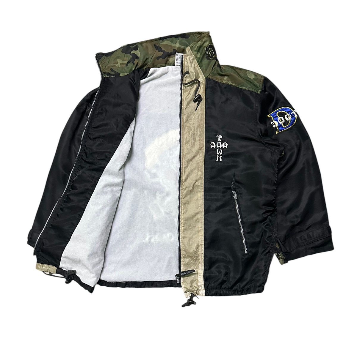 Dogtown × Welcome Skateboards Dogtown skateboards camo windbreaker jacket Size US L / EU 52-54 / 3 - 3 Thumbnail