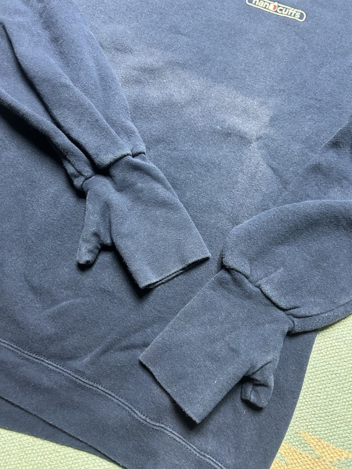 Vintage VTG sweatshirt Handcuffs skate snow navy blue fade blank L Size US L / EU 52-54 / 3 - 4 Thumbnail