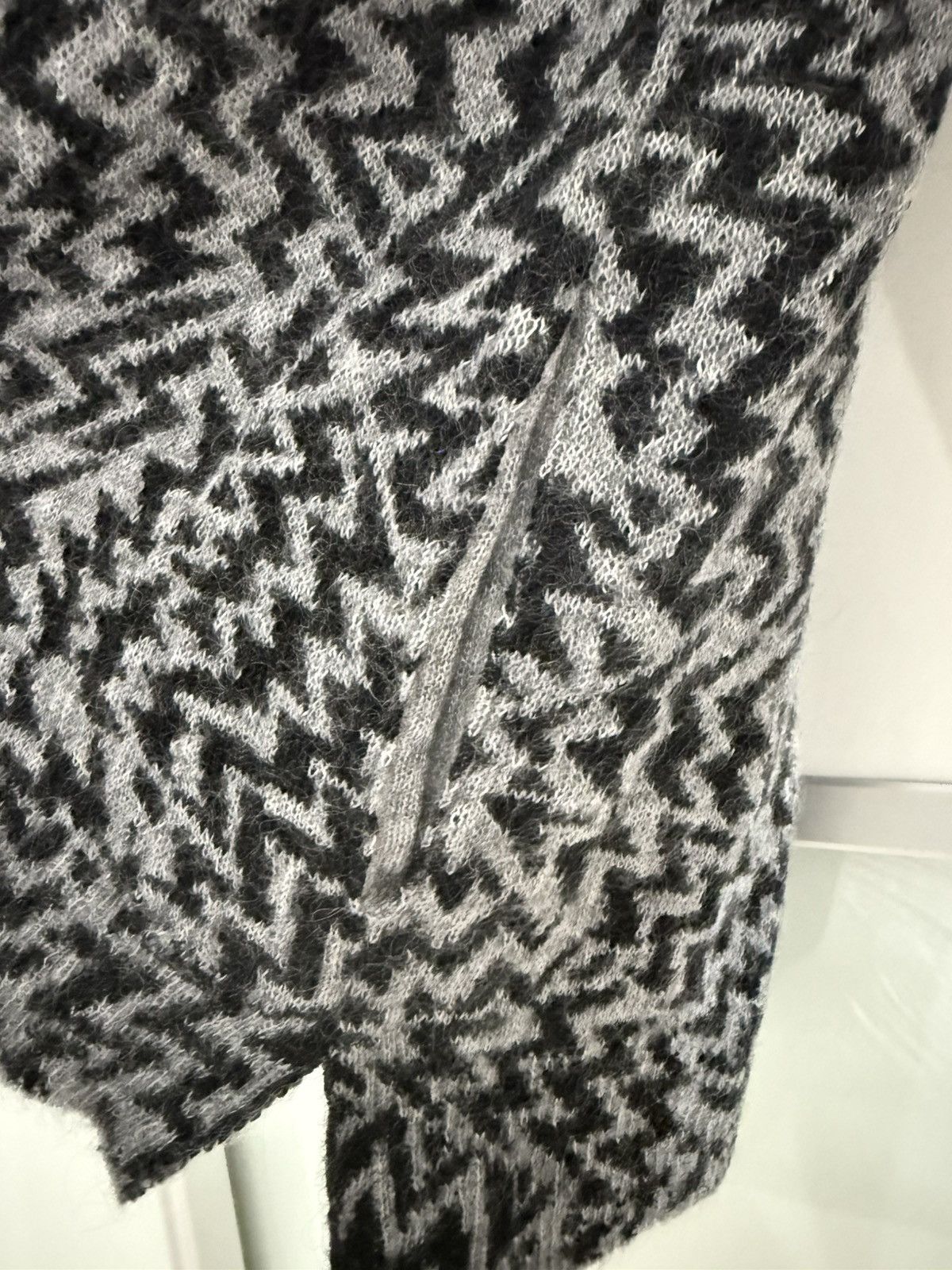 Saint Laurent Paris Saint Laurent Jacquard Comic Cardigan and matching Scarf Size US XS / EU 42 / 0 - 10 Thumbnail