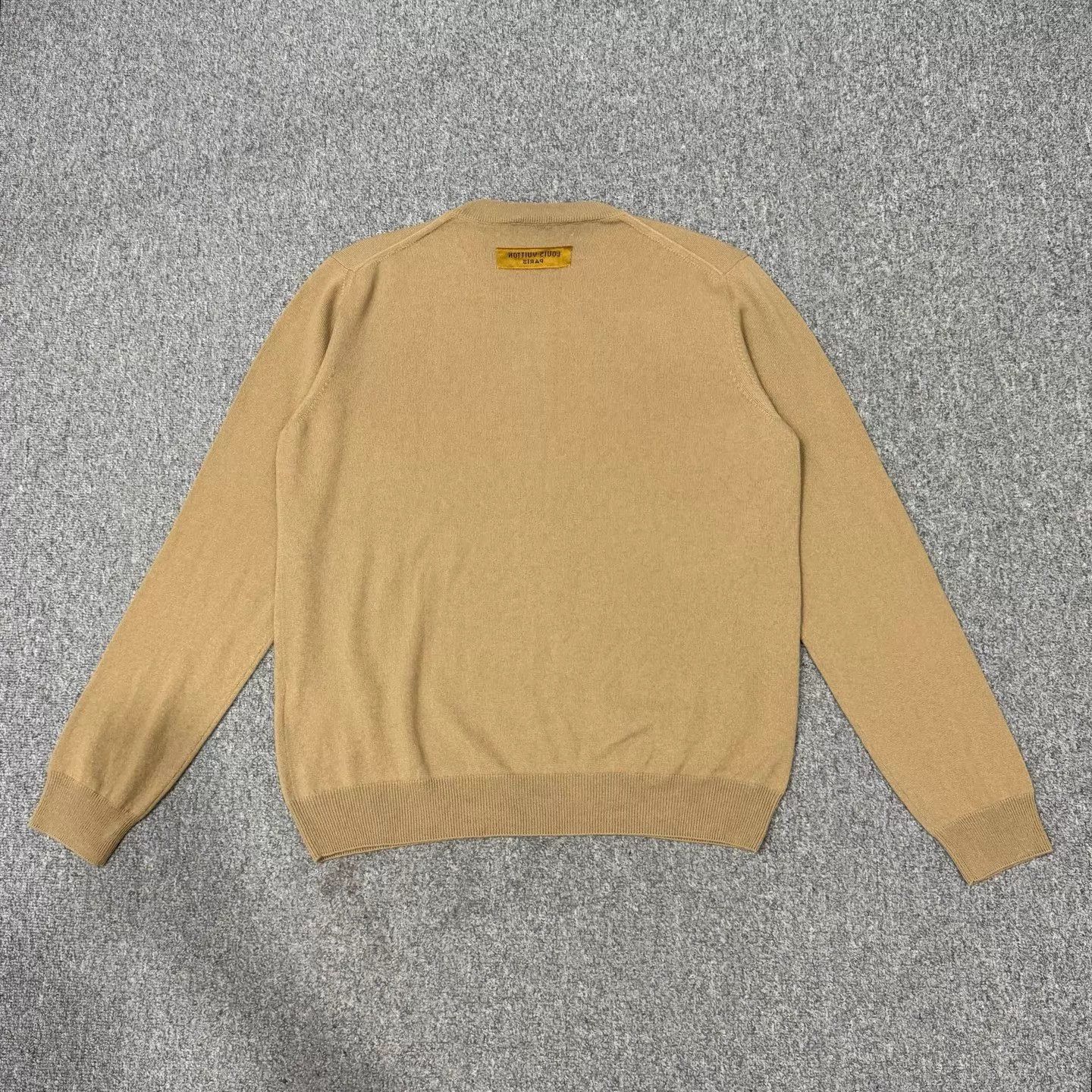 Louis Vuitton LV Khaki Raised Logo Long Sleeve Wool Knit Sweater XL Unused Size XL / US 12-14 / IT 48-50 - 2 Thumbnail