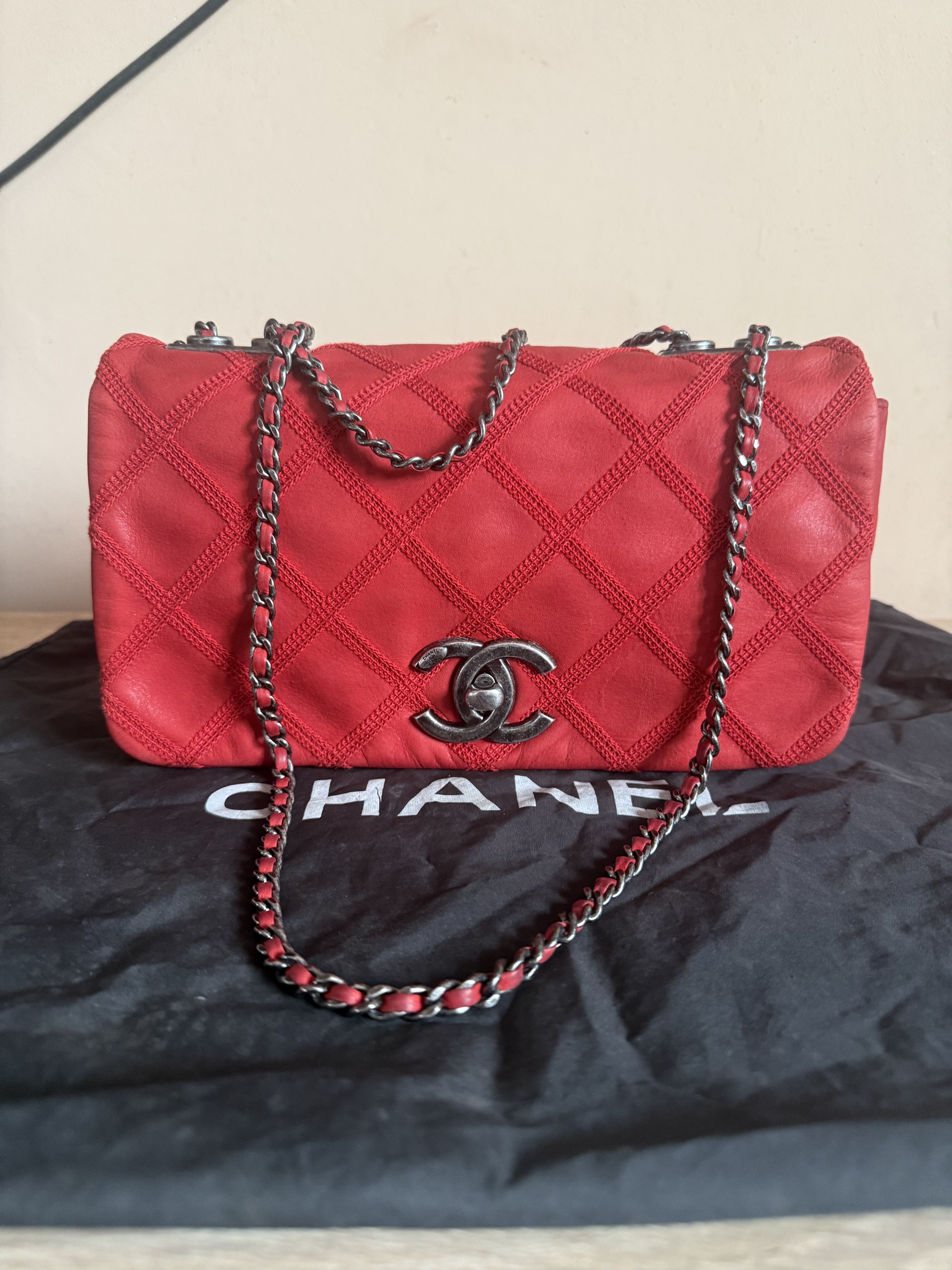 Chanel CHANEL Diamond Stitch Quilted Chain Flap Bag Red Calfskin Size ONE SIZE - 1 Thumbnail