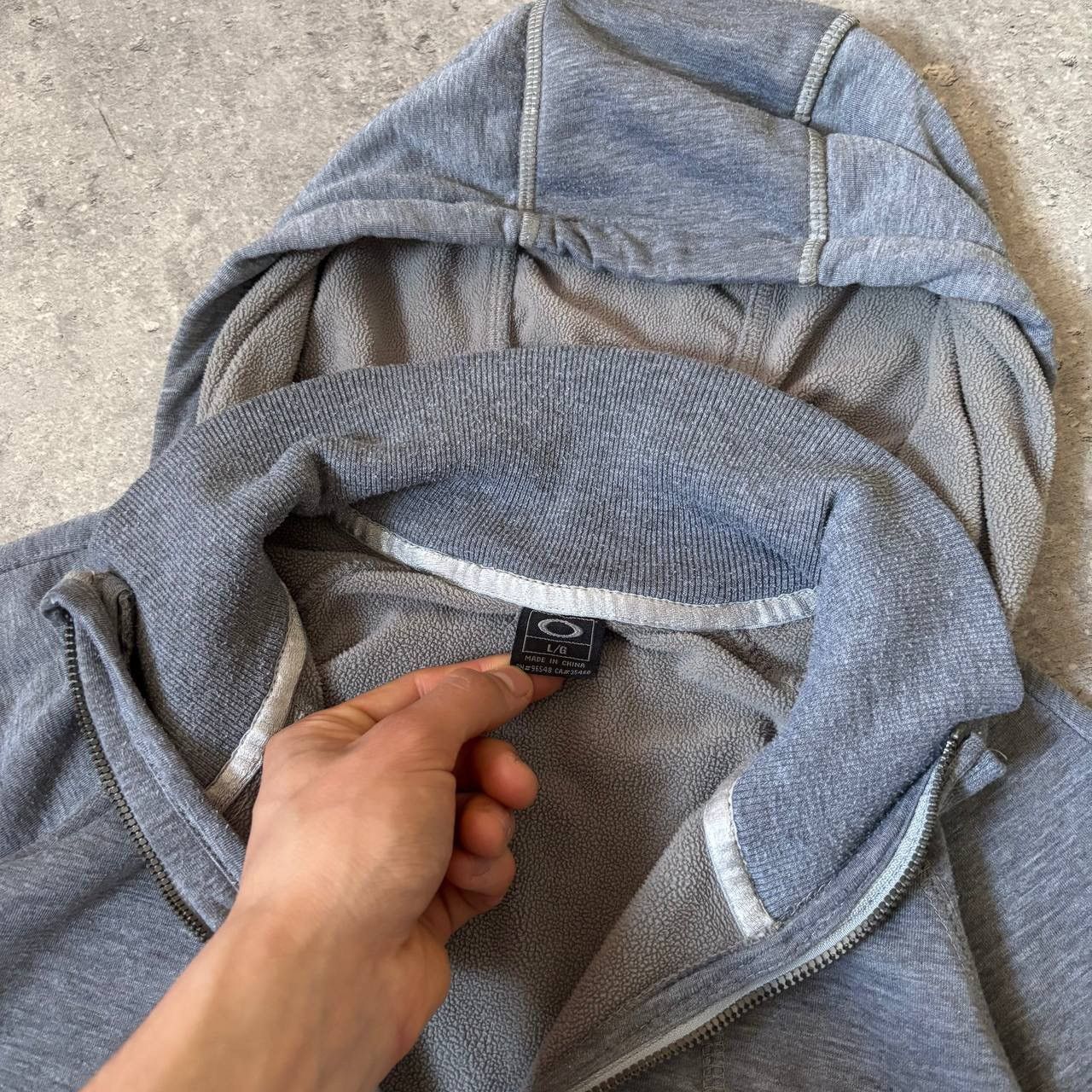 Oakley × Vintage Y2k Reflective Oakley Vintage Zip Up hoodie Size US L / EU 52-54 / 3 - 7 Thumbnail