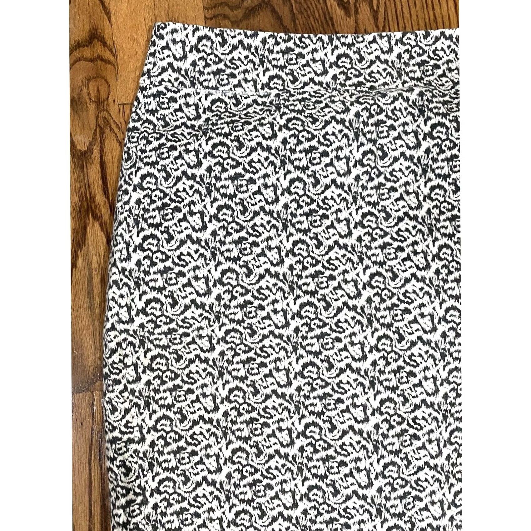 J.Crew VINTAGE J.CREW Women’s Pencil Skirt IKAT PRINT Black White Cotton Spandex Size 8 Size 30" / US 8 / IT 44 - 2 Thumbnail