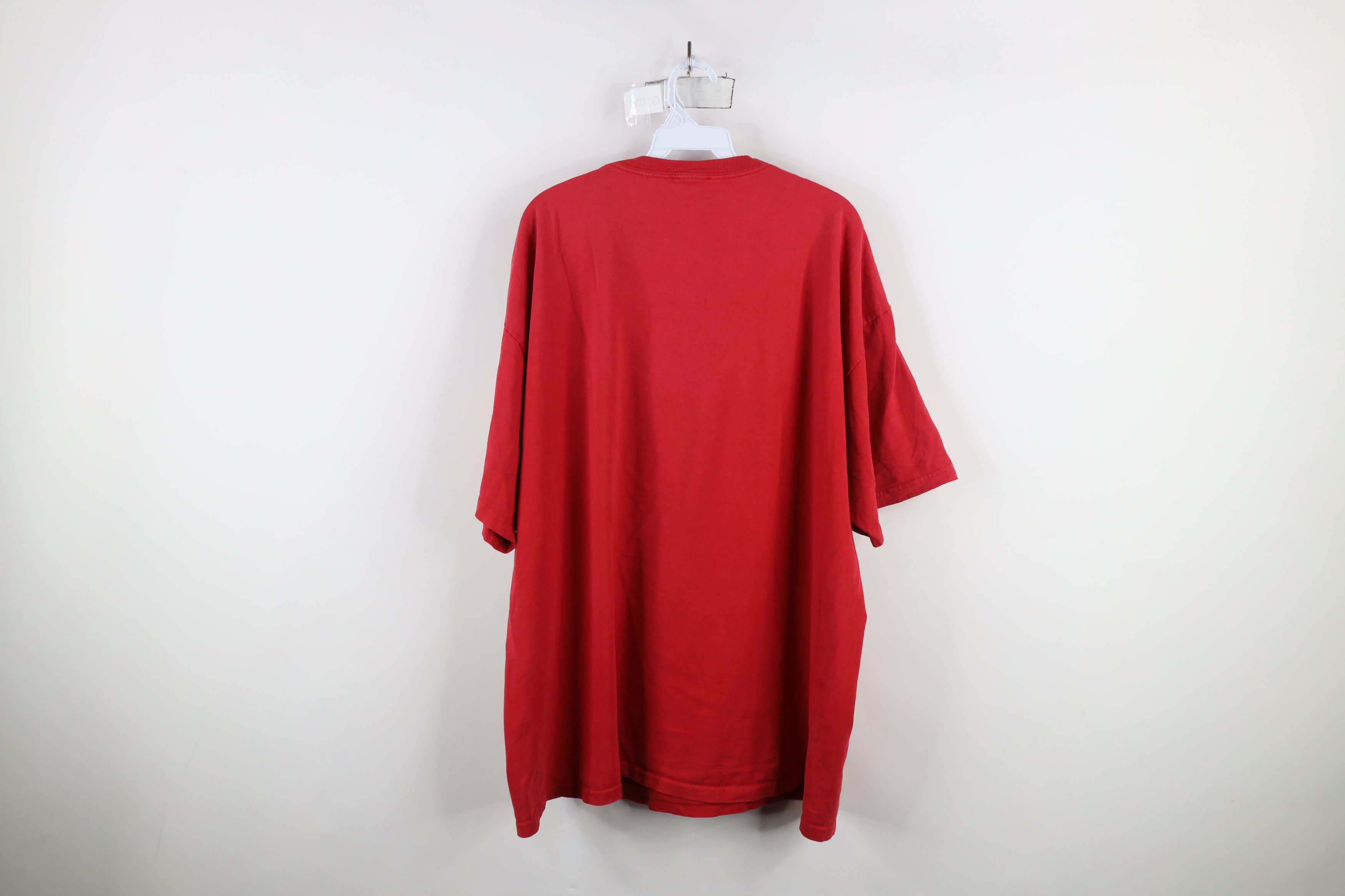 Vintage Vintage 90s University of Wisconsin Short Sleeve T-Shirt Red Size US XXL / EU 58 / 5 - 10 Thumbnail