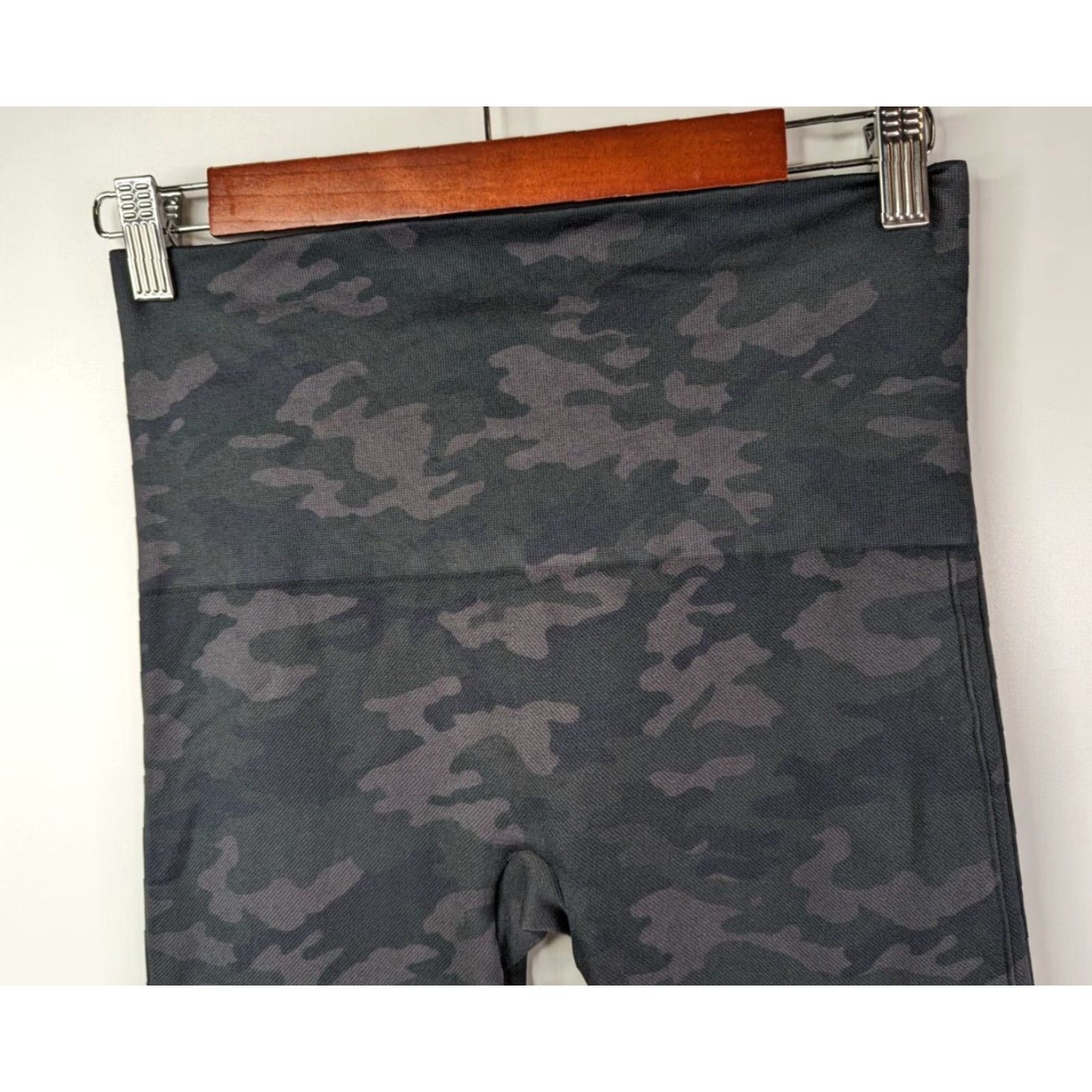 Spanx Spanx Leggings Women Large Black Gray Camo Look At Me Now Seamless Stretch Activewear Gym & Training Running Size 36" / US 14 / IT 50 - 5 Thumbnail