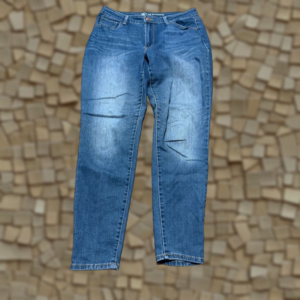 Vintage No Boundaries Jeans Women's 13 Blue Denim Skinny High Rise Pockets 5-Pocket Regular Rise Jeans Women's Size 34" / US 12 / IT 48 - 1 Thumbnail