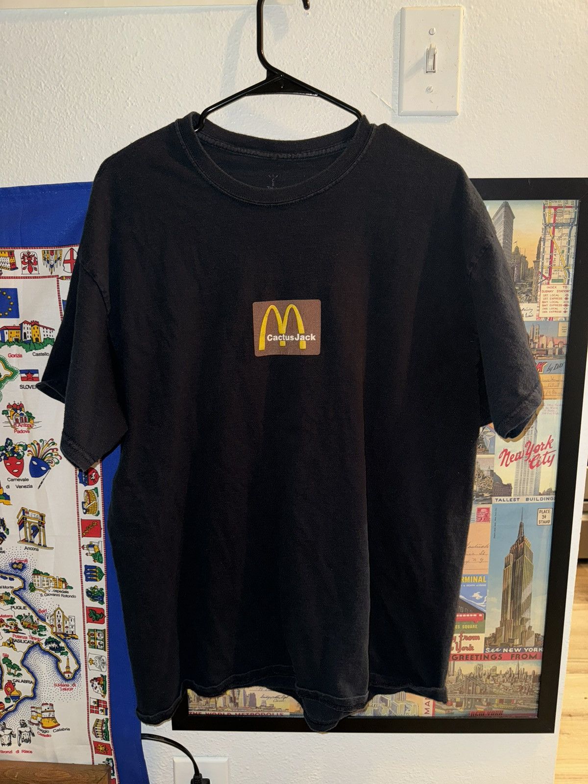 Travis Scott x McDonald's Sesame Inv T-shirt - New - deals 2XL