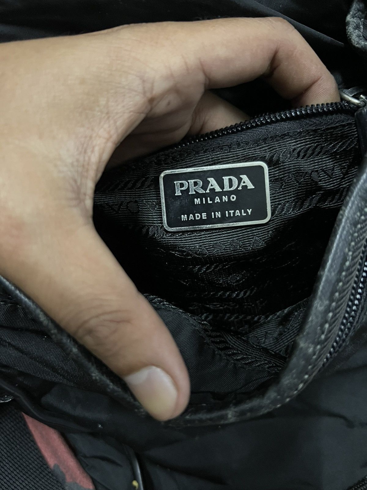 Prada Authentic Vintage Prada Black Shoulder Size ONE SIZE - 11 Thumbnail