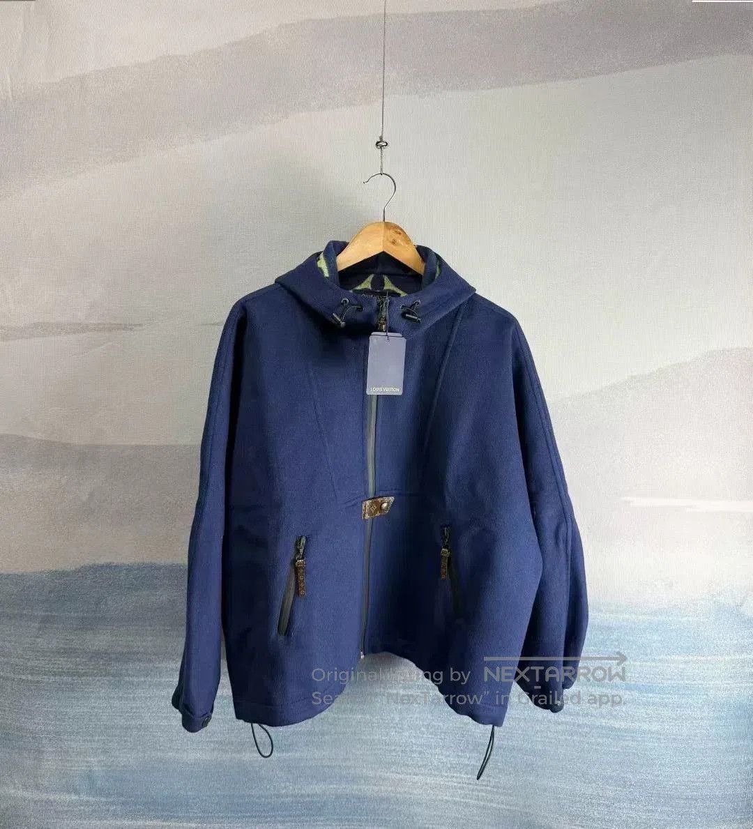 Louis Vuitton Louis Vuitton Blue Wool Cape Coat. Size S / US 4 / IT 40 - 1 Thumbnail