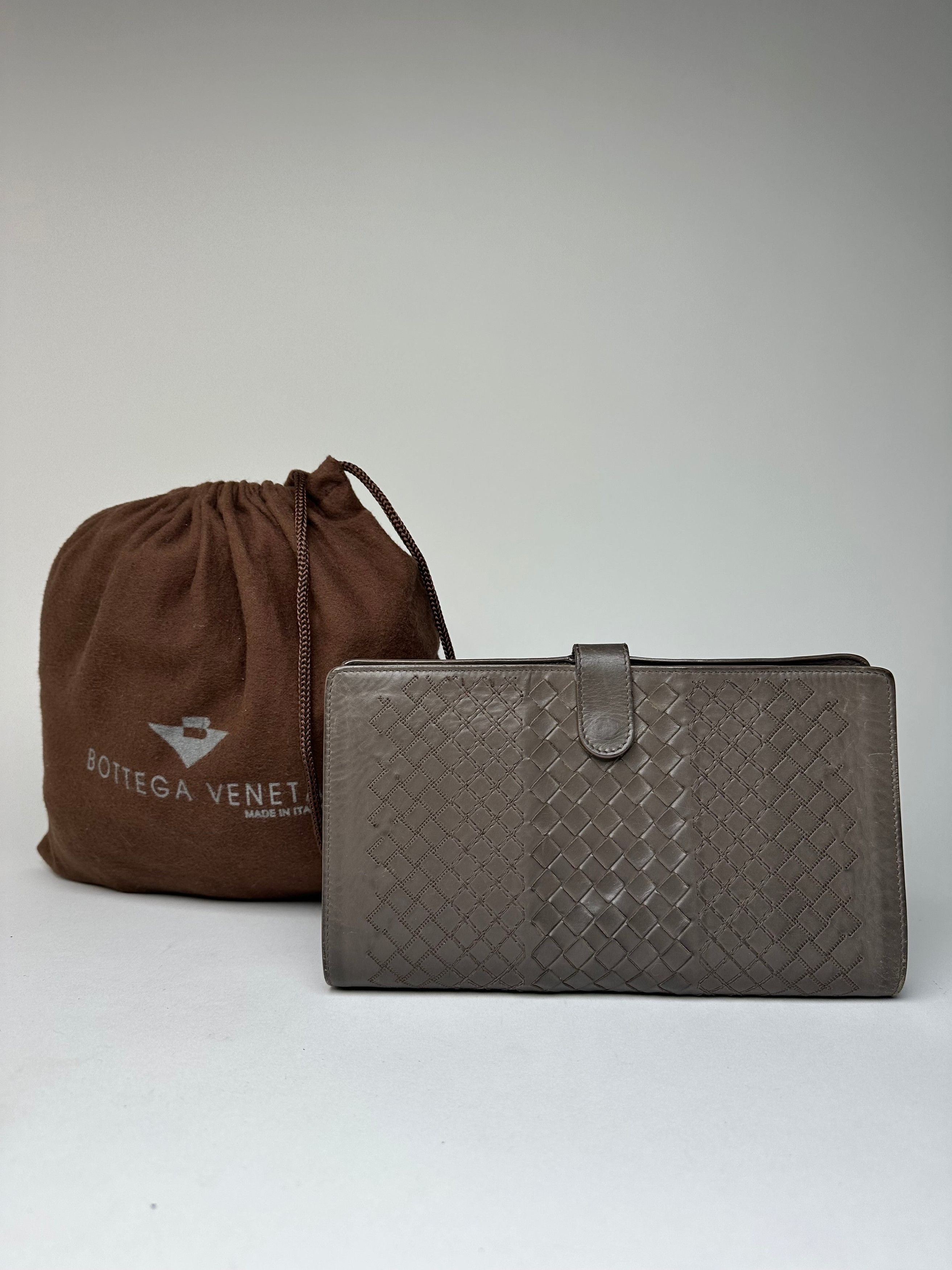 Bottega Veneta Vintage Intrecciato Leather Clutch Grey Size ONE SIZE - 1 Thumbnail