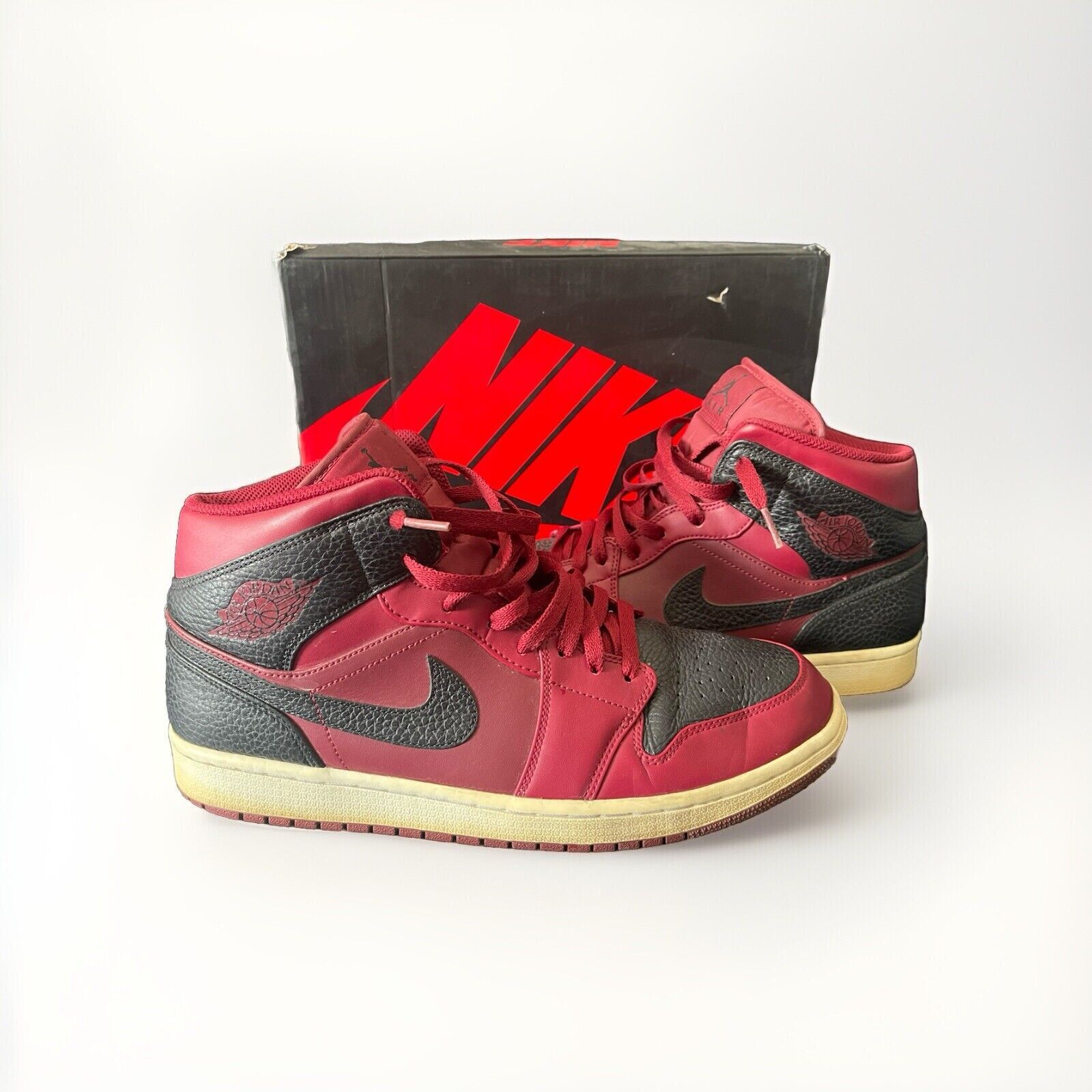 Nike Nike Air Jordan 1 Retro “Reverse Banned” 554724-601 Men 11.5 Size US 10.5 / EU 43-44 - 1 Thumbnail