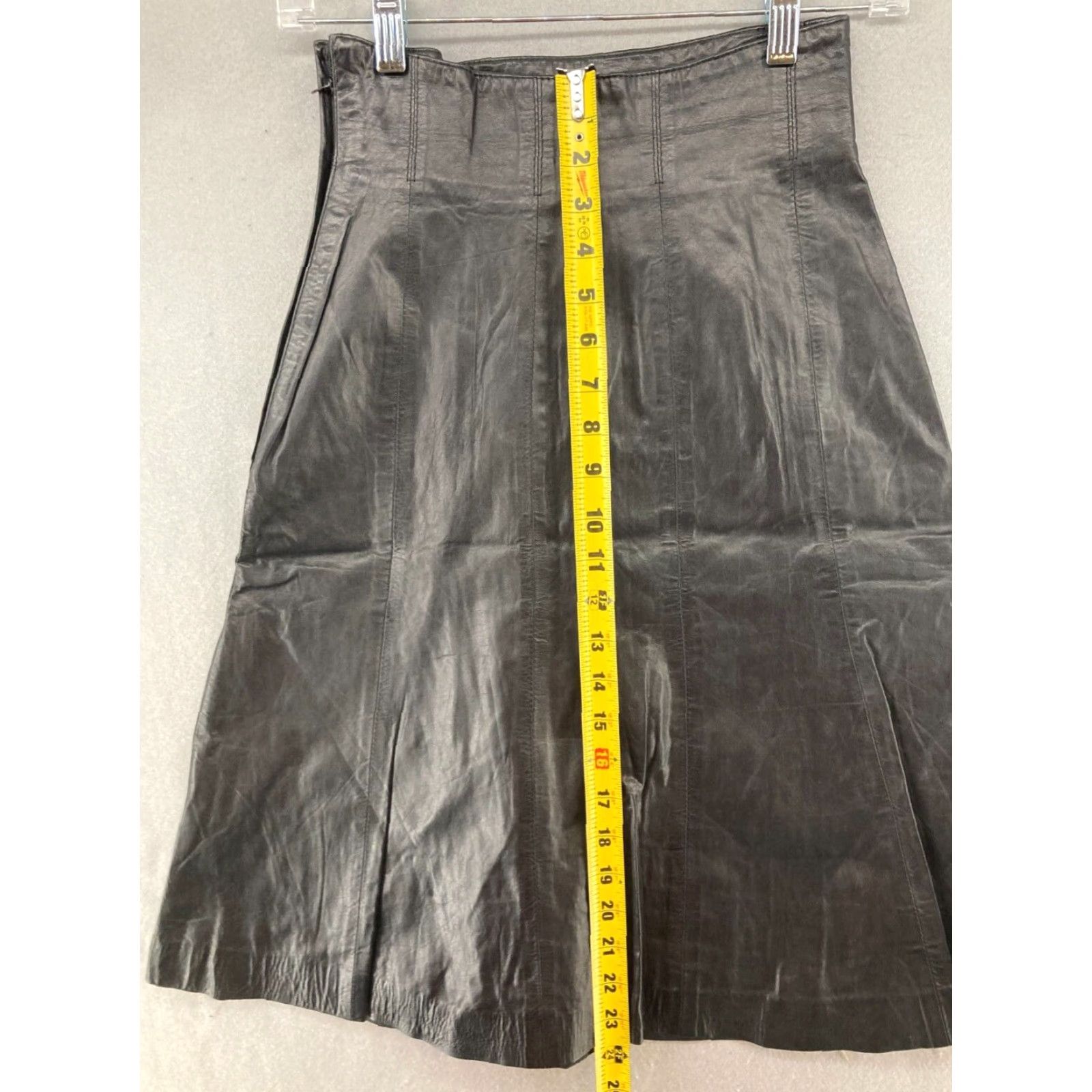 Vintage VINTAGE Joinus Leather Skirt Womens 24 Black Knee Length A-Line 90s Grunge Size 42" / US 20 - 3 Thumbnail