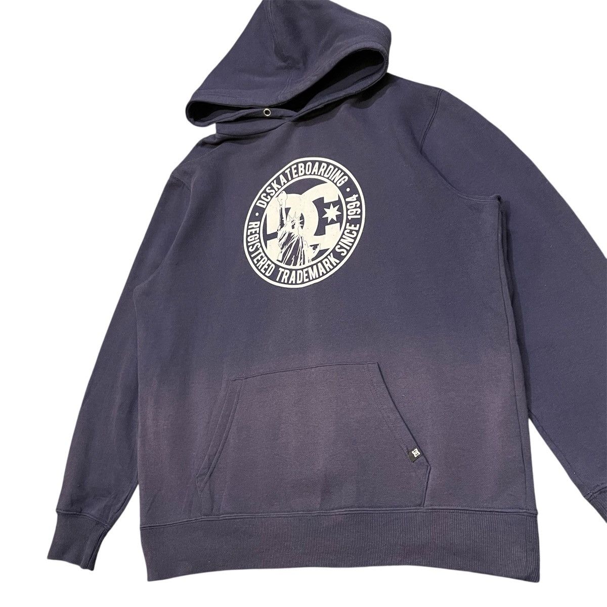 DC DC Skateboarding Hoodie Large Navy Blue Statue of Liberty Size US L / EU 52-54 / 3 - 3 Thumbnail