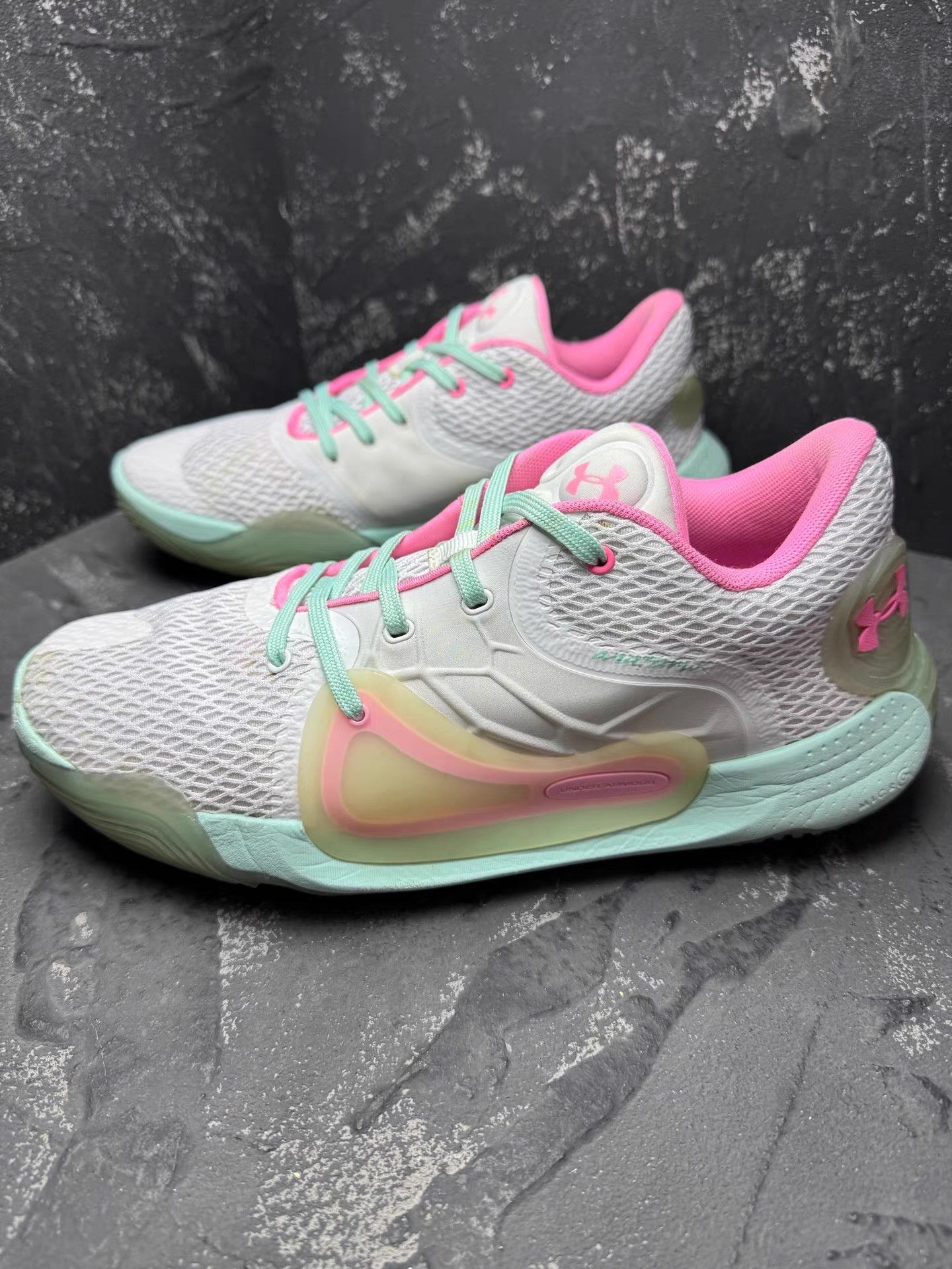Under Armour Under Armour Spawn 2 Color: White, Pink & Green Q10 Size US 9.5 / EU 42-43 - 7 Thumbnail