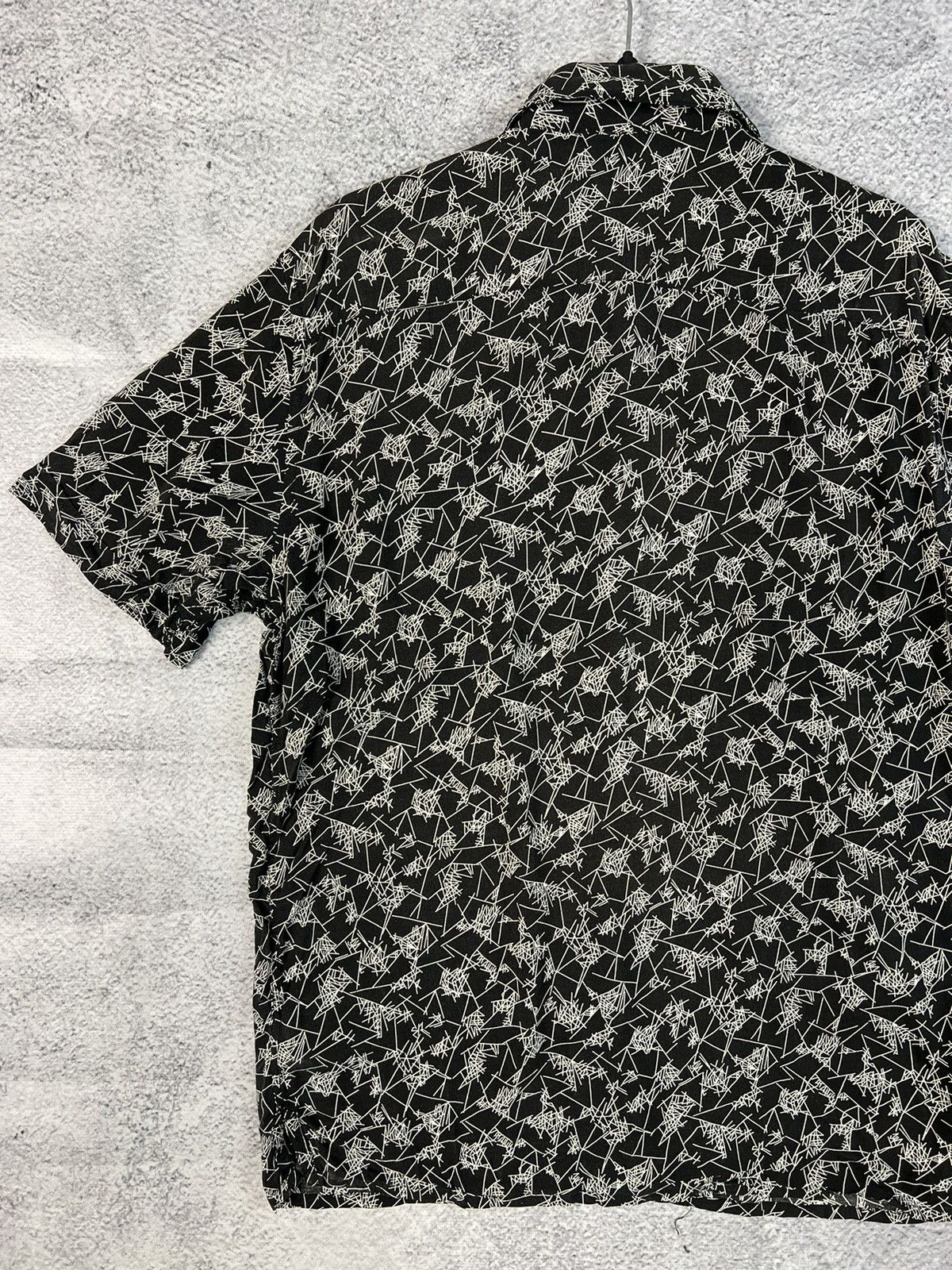 20471120 × Allsaints All saints scribble ss shirt Size US M / EU 48-50 / 2 - 7 Thumbnail