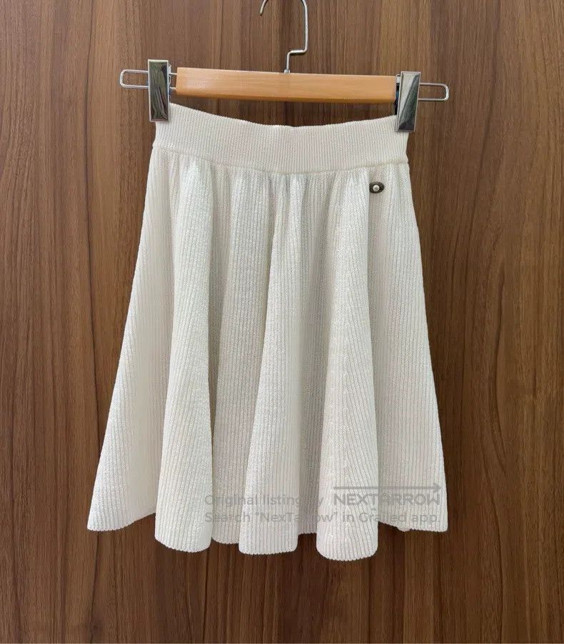 Chanel Chanel White knitted pleated skirt Size 42" / US 20 - 1 Thumbnail