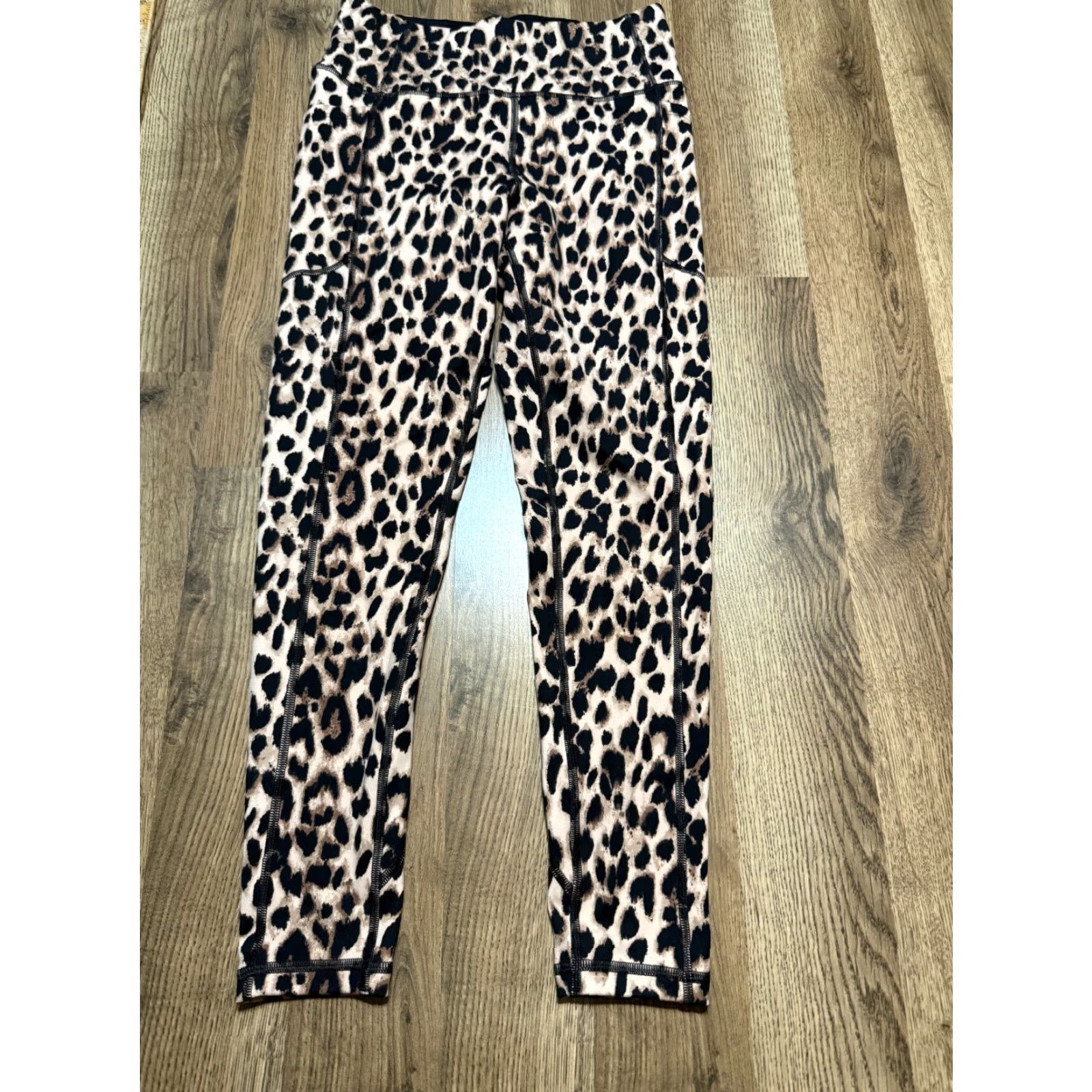 Victoria's Secret Victoria's Secret Leggings Women's Size 8 Black Cheetah Print Ankle Pants Size 30" / US 8 / IT 44 - 2 Thumbnail